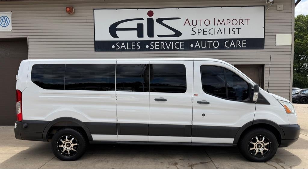 Ford Transit 350 Wagon Low Roof XLT 60/40 Pass. 148-in. WB 2015