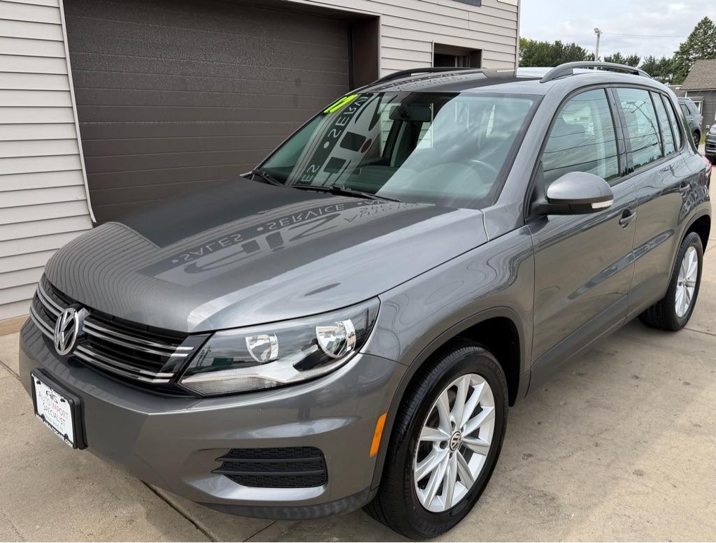 Volkswagen Tiguan S 2017