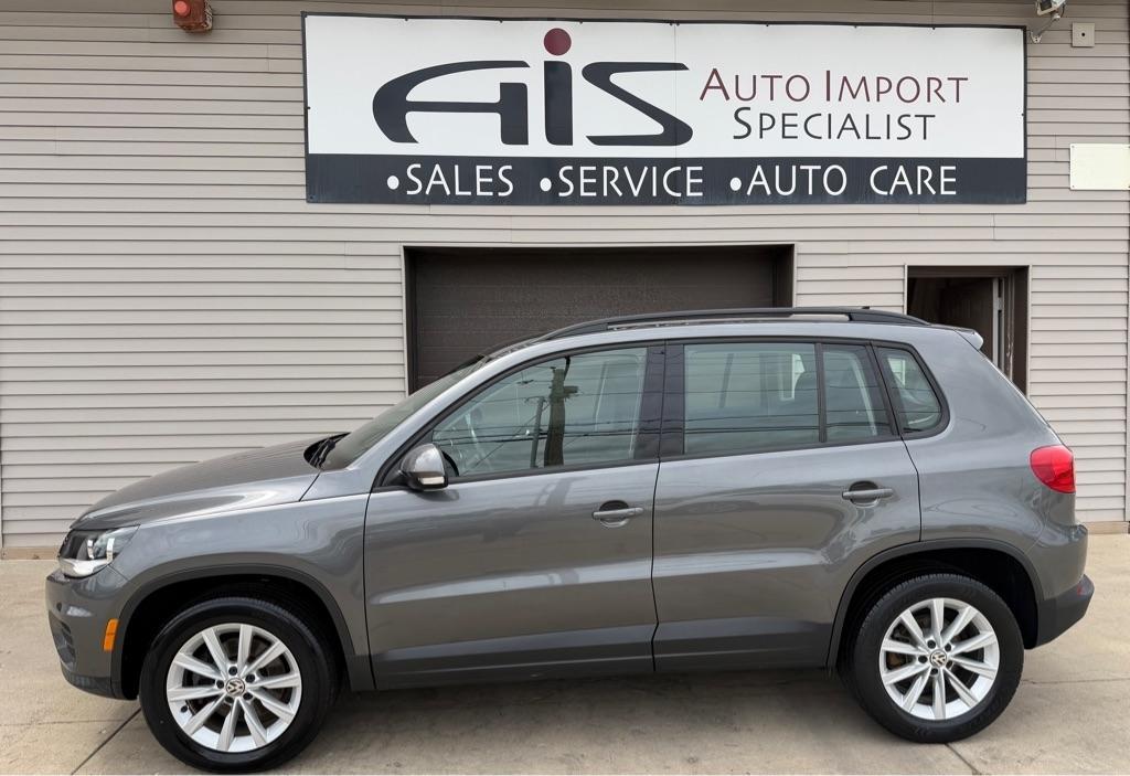 Volkswagen Tiguan S 2017