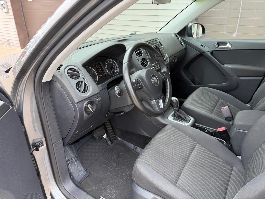 Volkswagen Tiguan S 2017