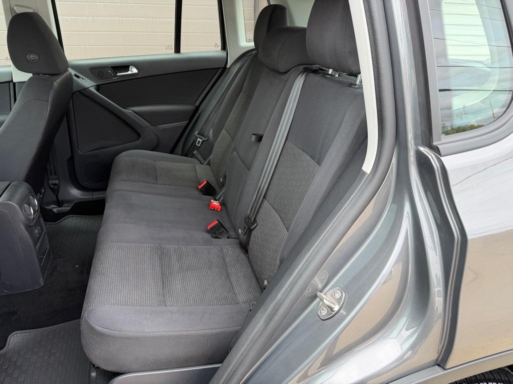 Volkswagen Tiguan S 2017