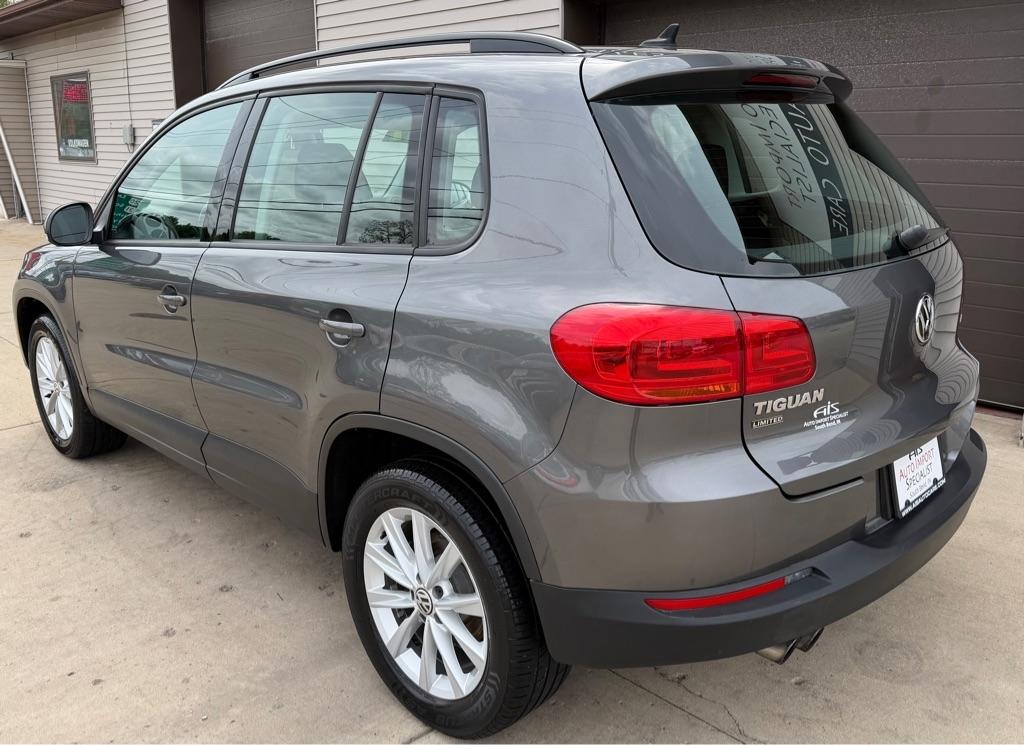 Volkswagen Tiguan S 2017