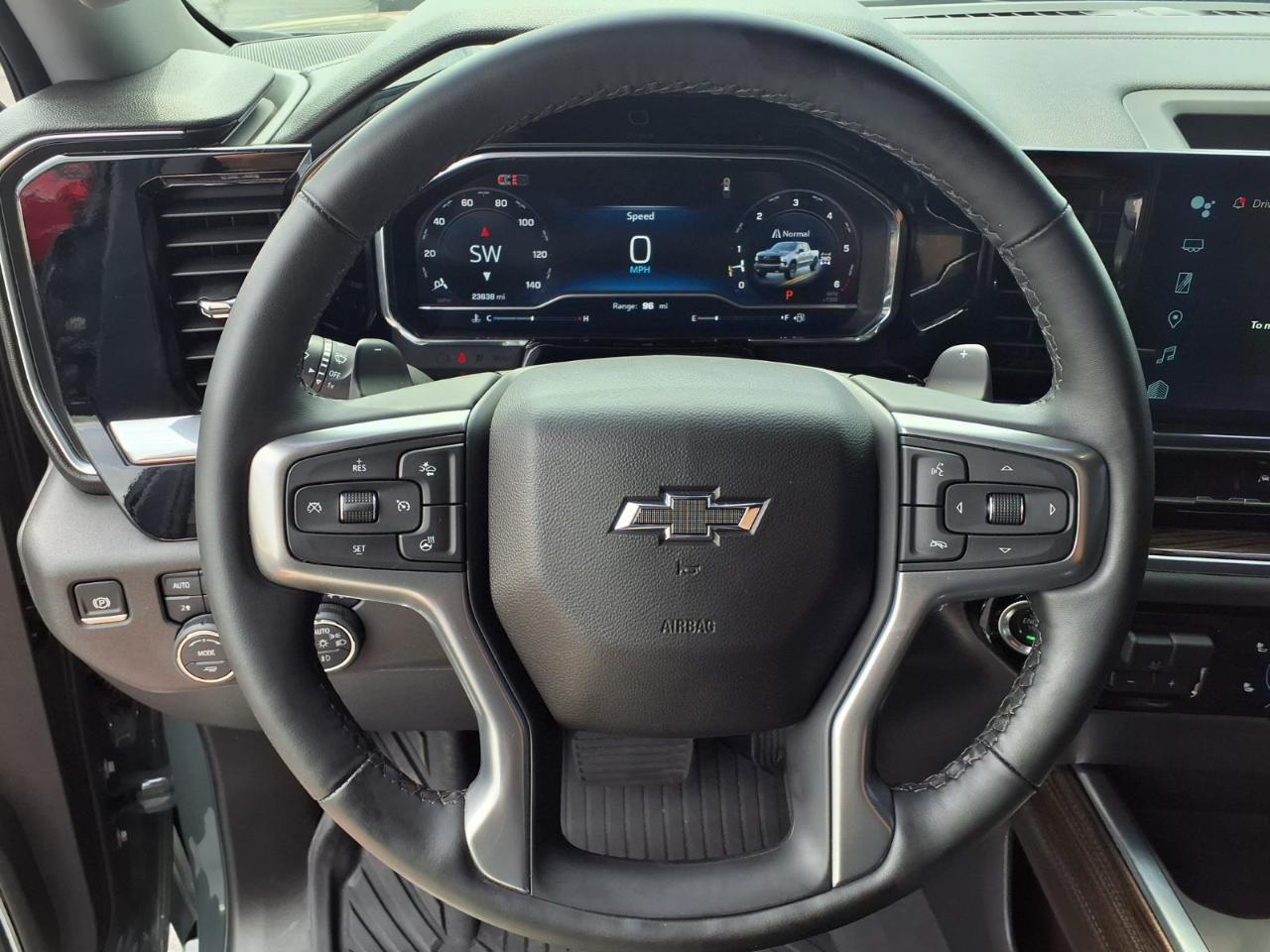 Chevrolet Silverado 1500 4WD Crew Cab 147" LT Trail Boss 2025