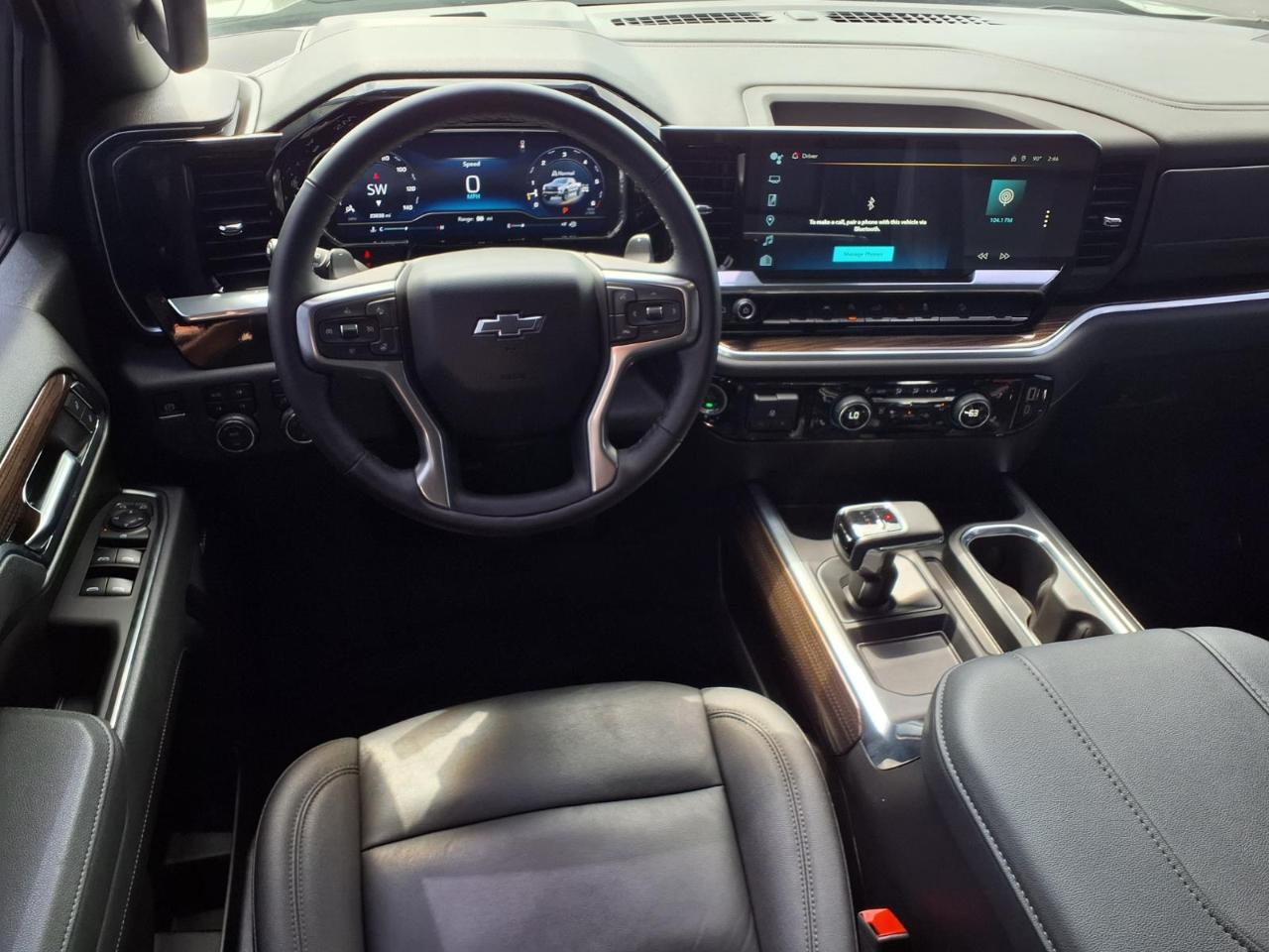 Chevrolet Silverado 1500 4WD Crew Cab 147" LT Trail Boss 2025