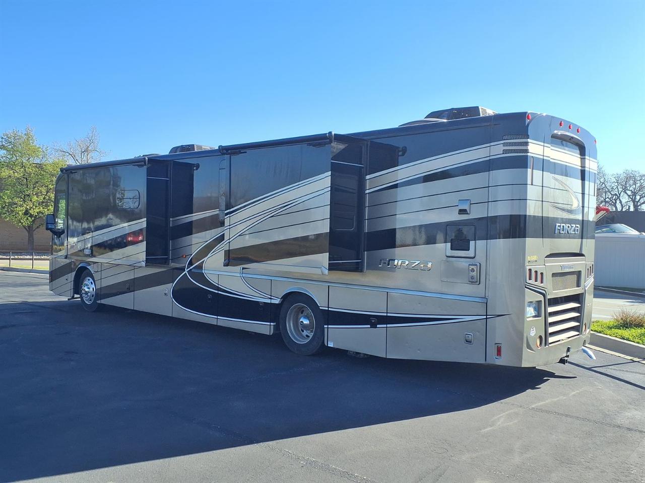 Winnebago Forza  2022