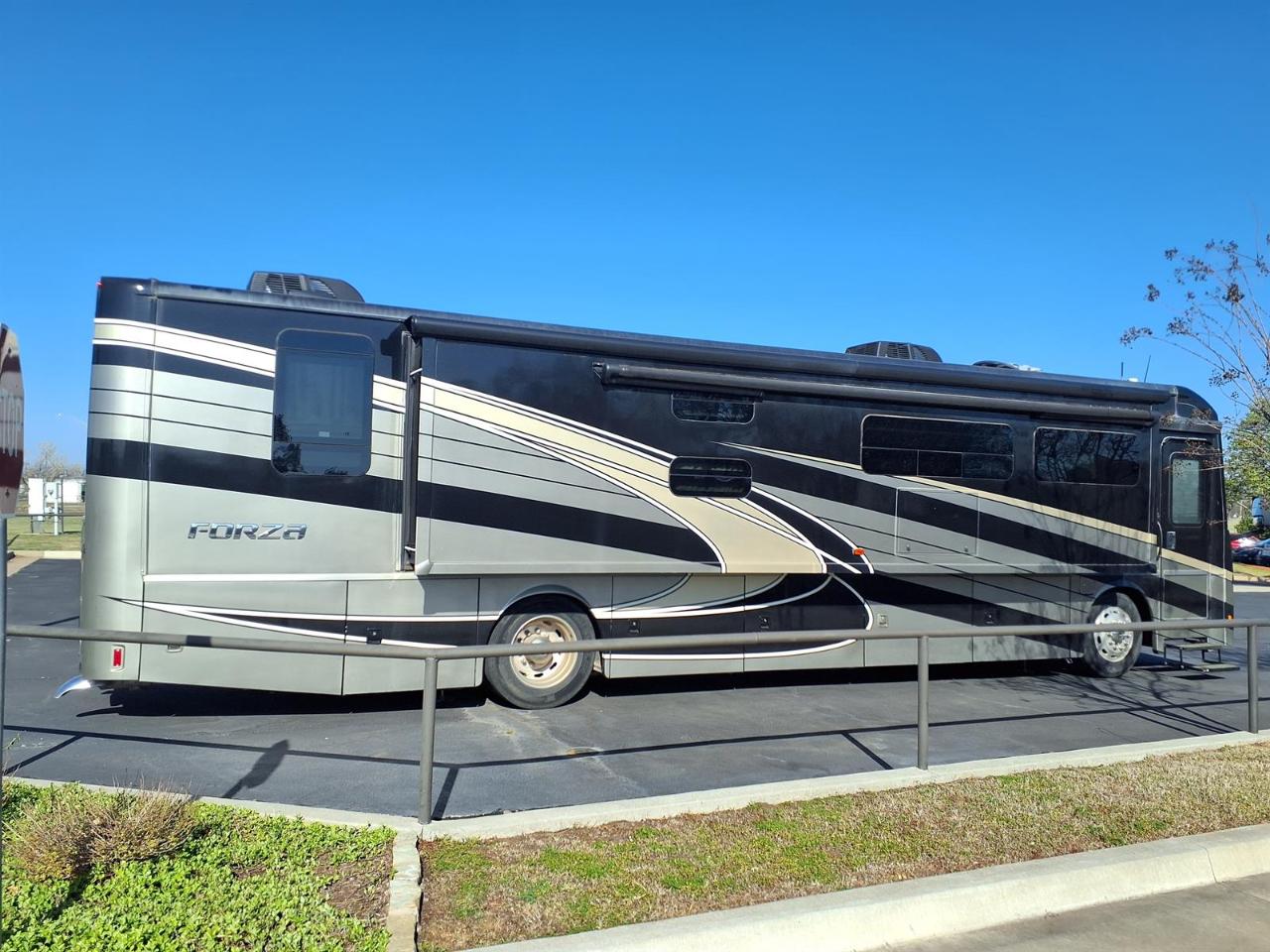 Winnebago Forza  2022