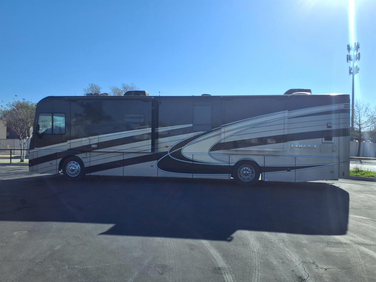 Winnebago Forza  2022