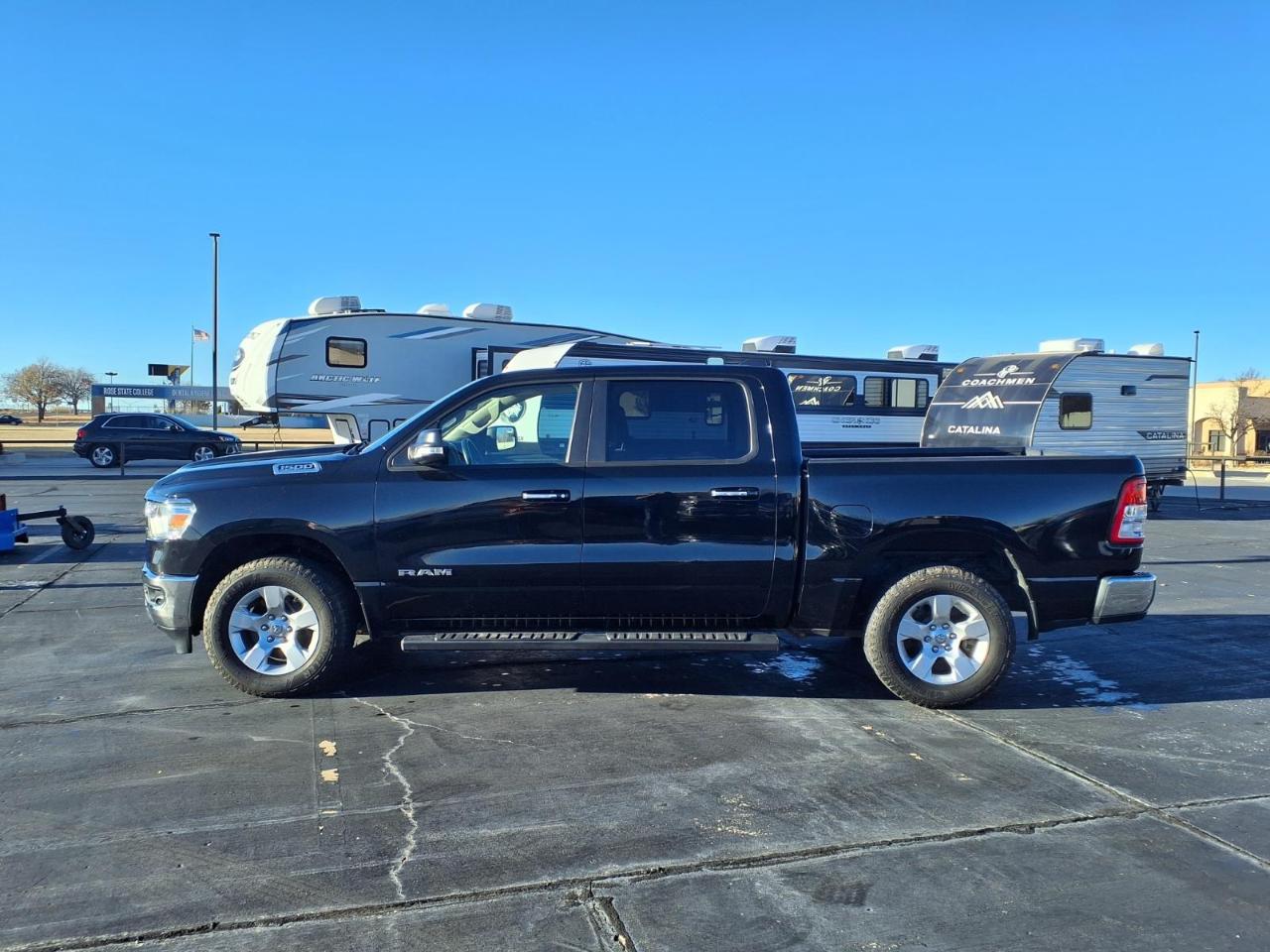 RAM 1500 Big Horn 4x4 Crew Cab 5'7" Box 2020