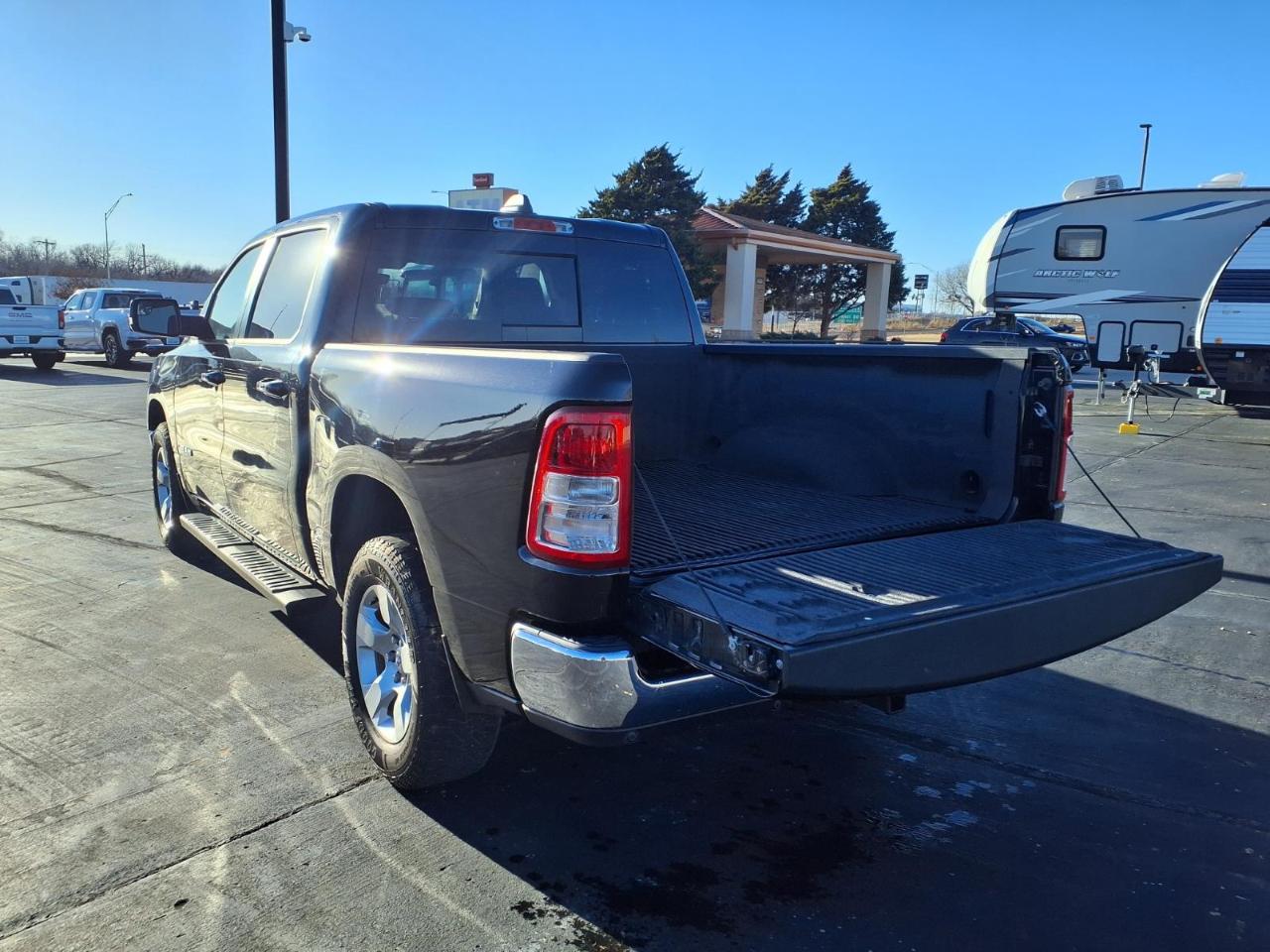 RAM 1500 Big Horn 4x4 Crew Cab 5'7" Box 2020