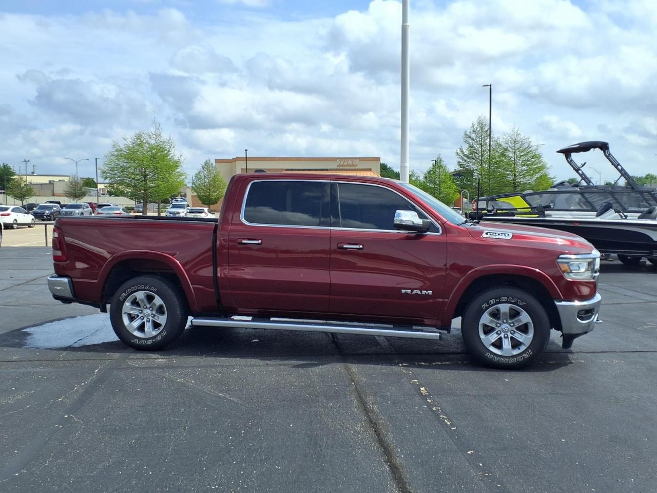 RAM 1500 Laramie 4x4 Crew Cab 5'7" Box 2022