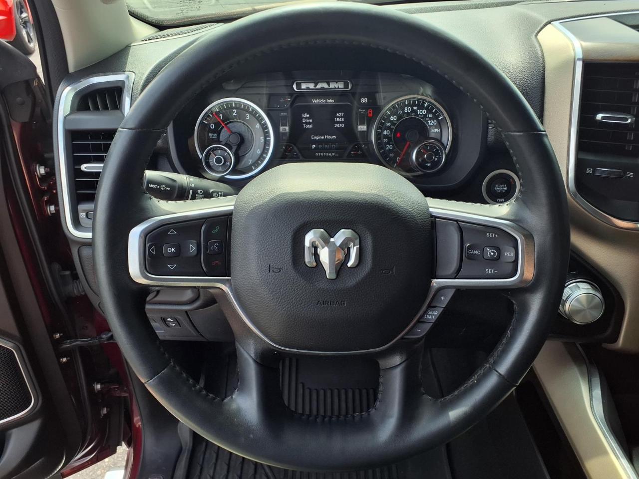 RAM 1500 Laramie 4x4 Crew Cab 5'7" Box 2022