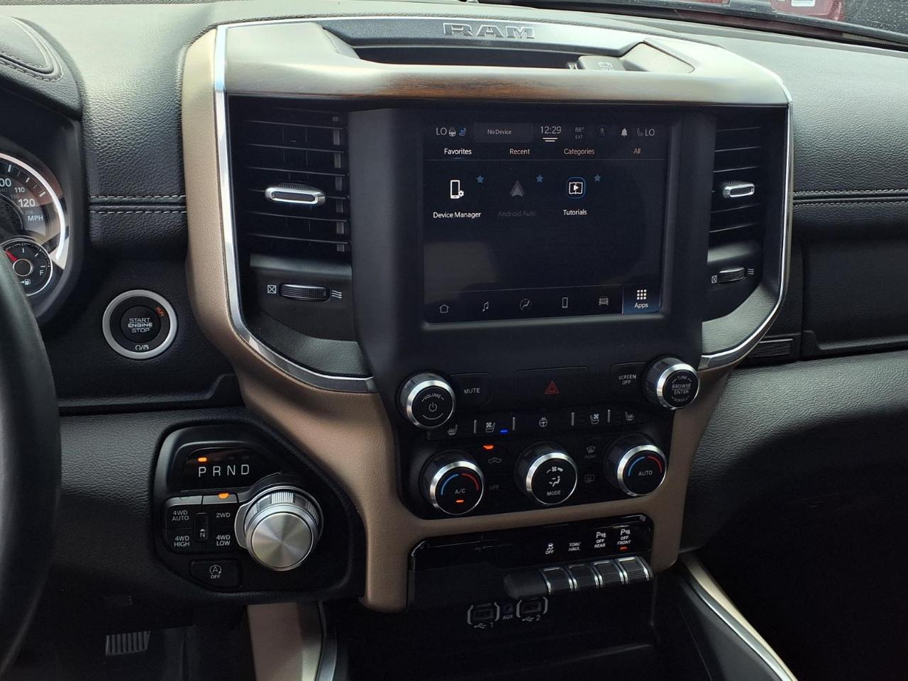 RAM 1500 Laramie 4x4 Crew Cab 5'7" Box 2022