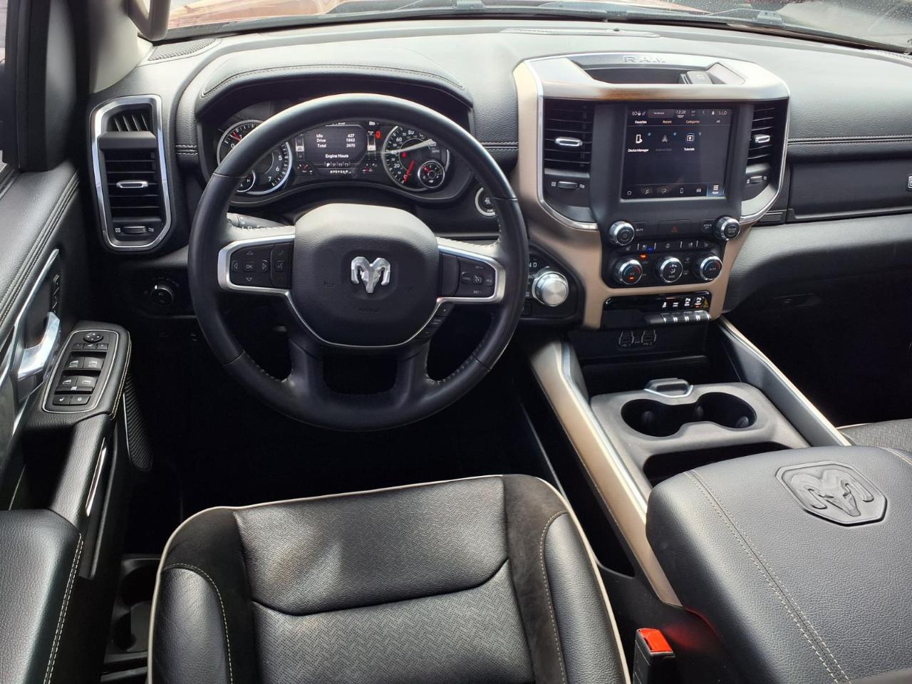 RAM 1500 Laramie 4x4 Crew Cab 5'7" Box 2022