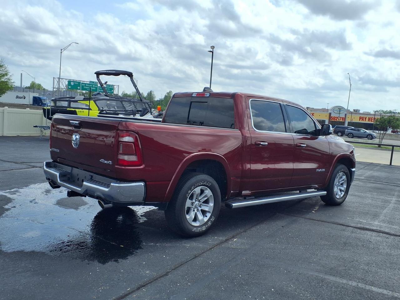 RAM 1500 Laramie 4x4 Crew Cab 5'7" Box 2022