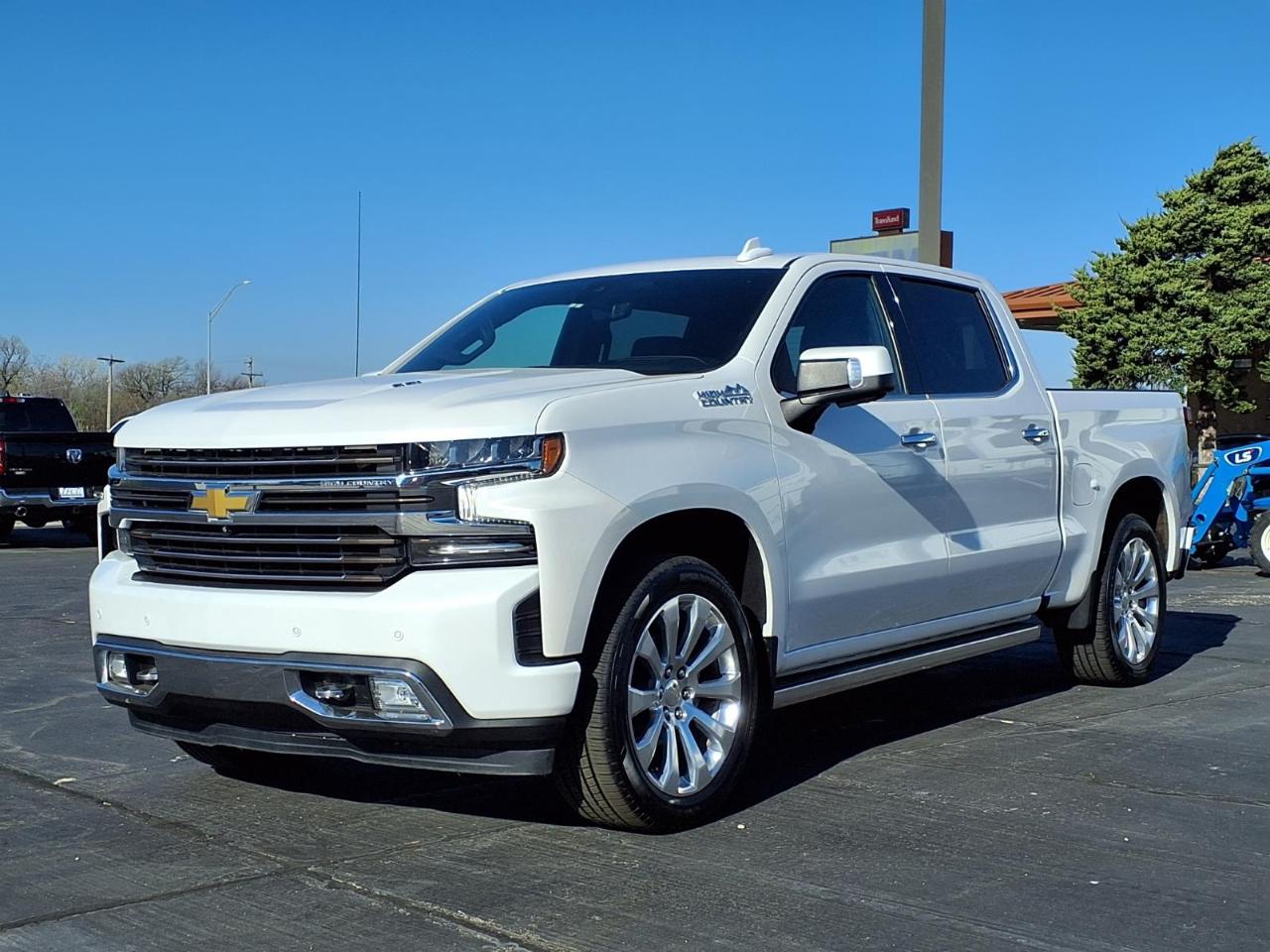 2022 Chevrolet Silverado 1500 LTD 4WD Crew Cab 147" High Country