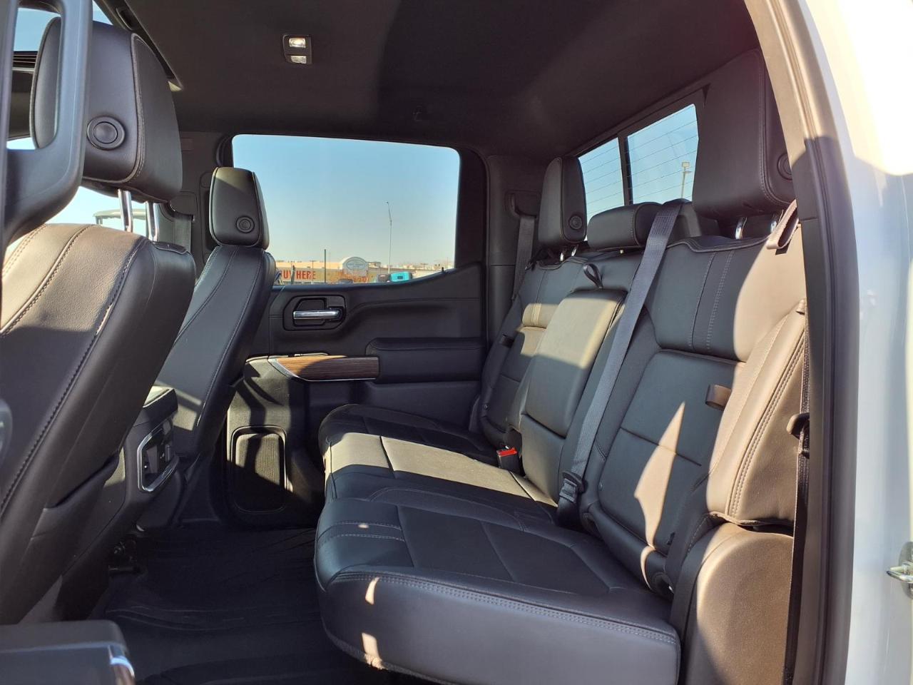 Chevrolet Silverado 1500 LTD 4WD Crew Cab 147" High Country 2022