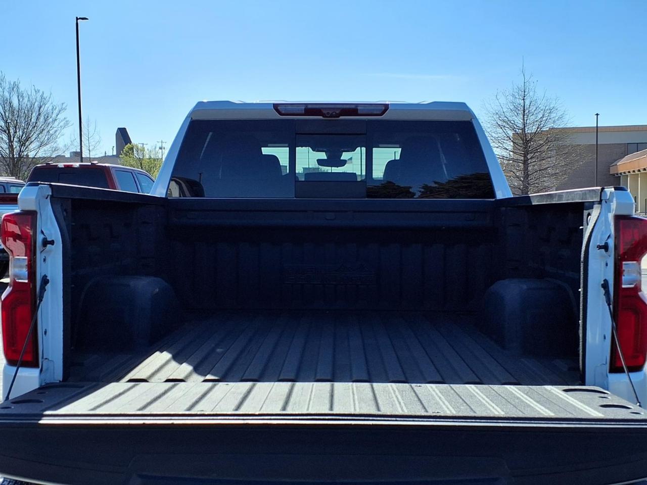 Chevrolet Silverado 1500 LTD 4WD Crew Cab 147" High Country 2022