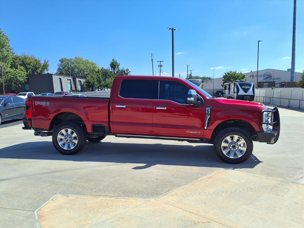 Ford Super Duty F-350 SRW King Ranch 4WD Crew Cab 8' Box 2024