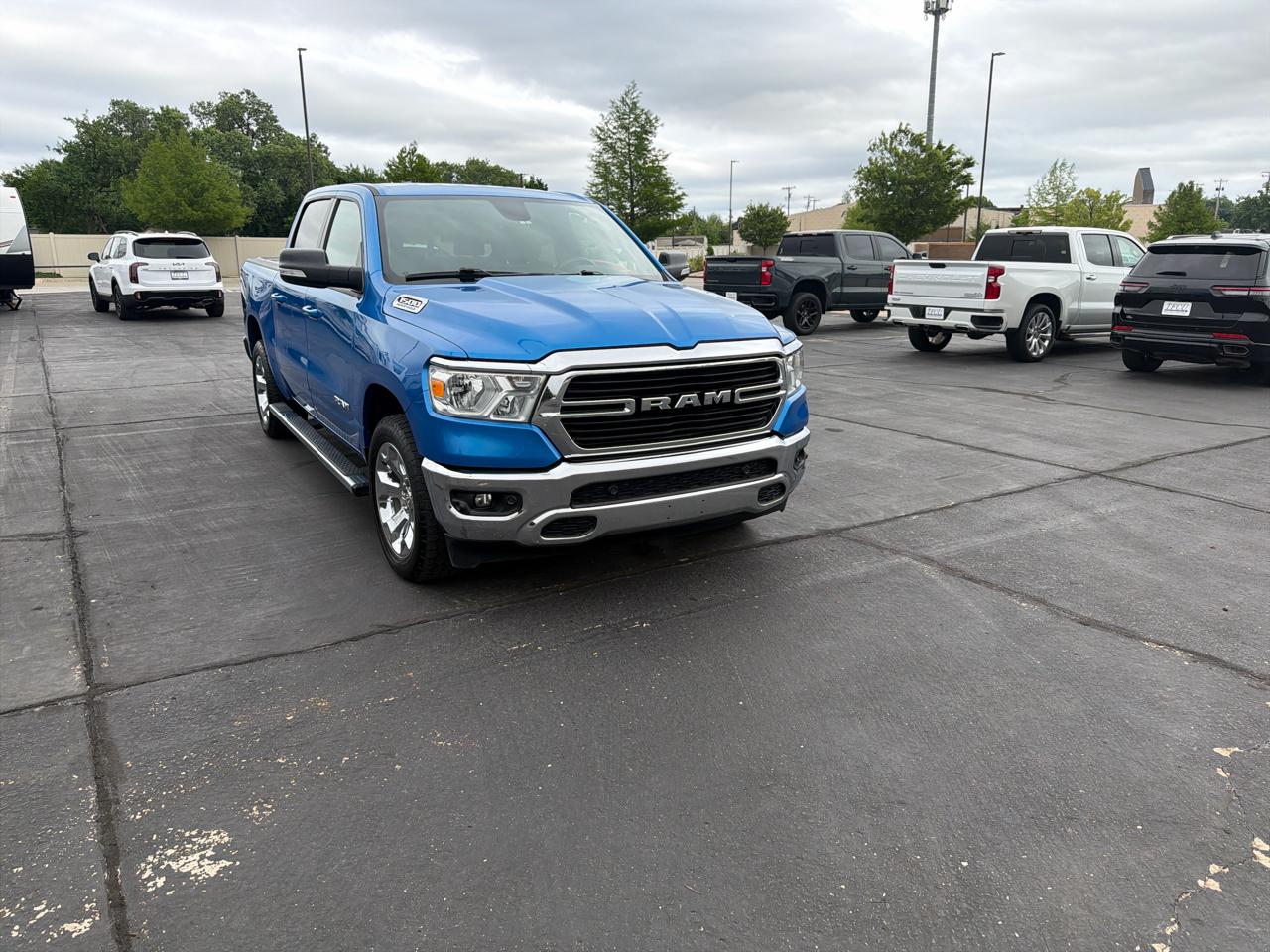 RAM 1500 Big Horn 4x4 Crew Cab 5'7" Box 2021