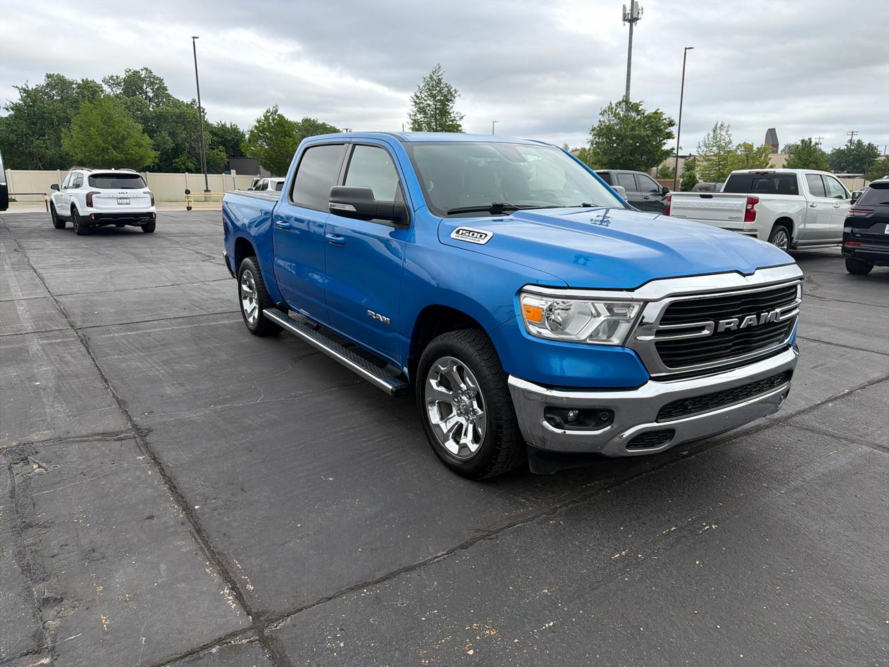 RAM 1500 Big Horn 4x4 Crew Cab 5'7" Box 2021