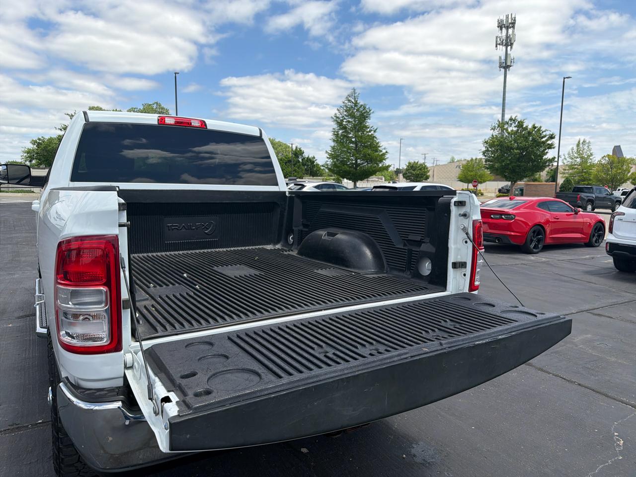 RAM 2500 Big Horn 4x4 Crew Cab 6'4" Box 2022