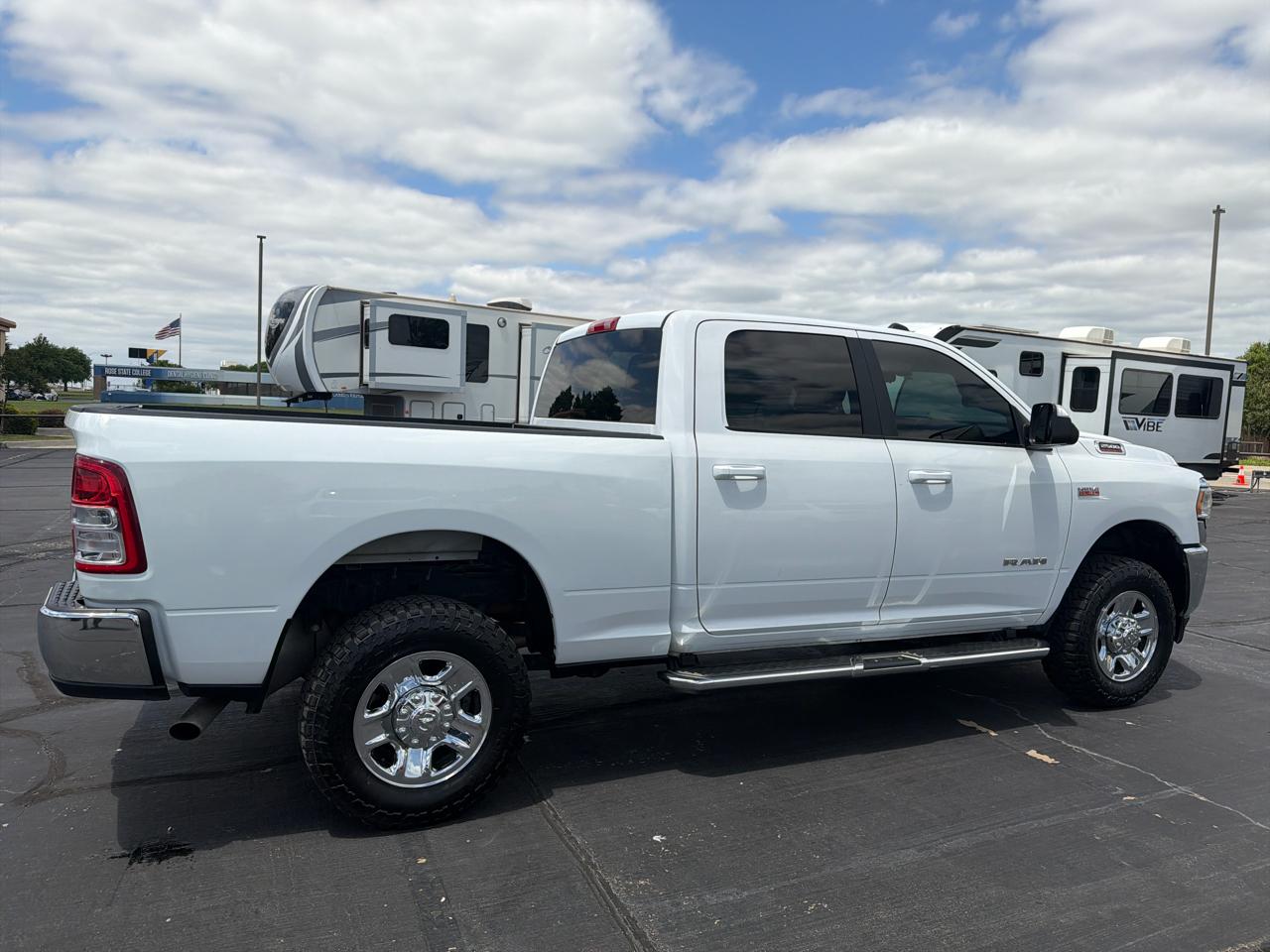 RAM 2500 Big Horn 4x4 Crew Cab 6'4" Box 2022