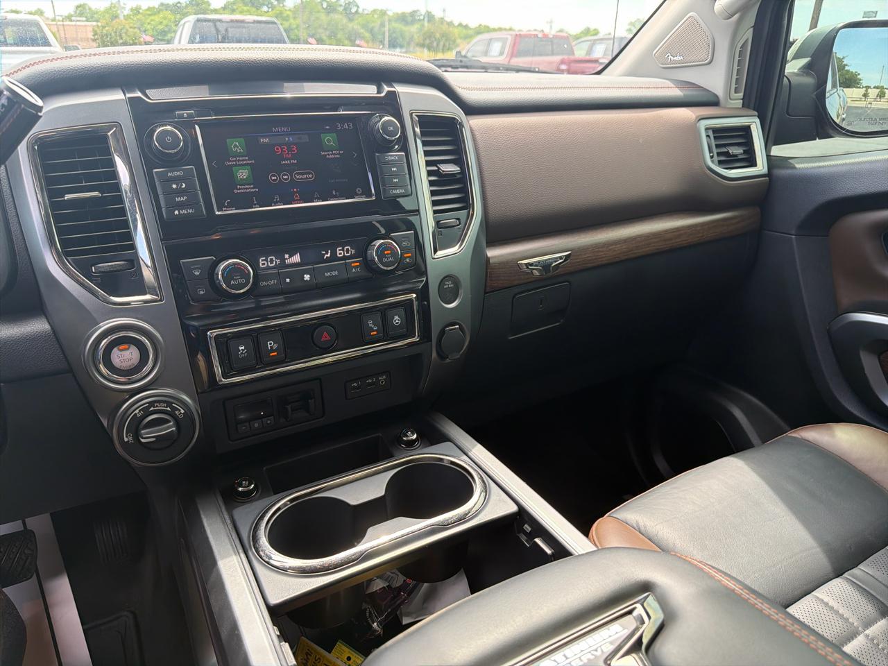 Nissan Titan 4x4 Crew Cab Platinum Reserve 2019