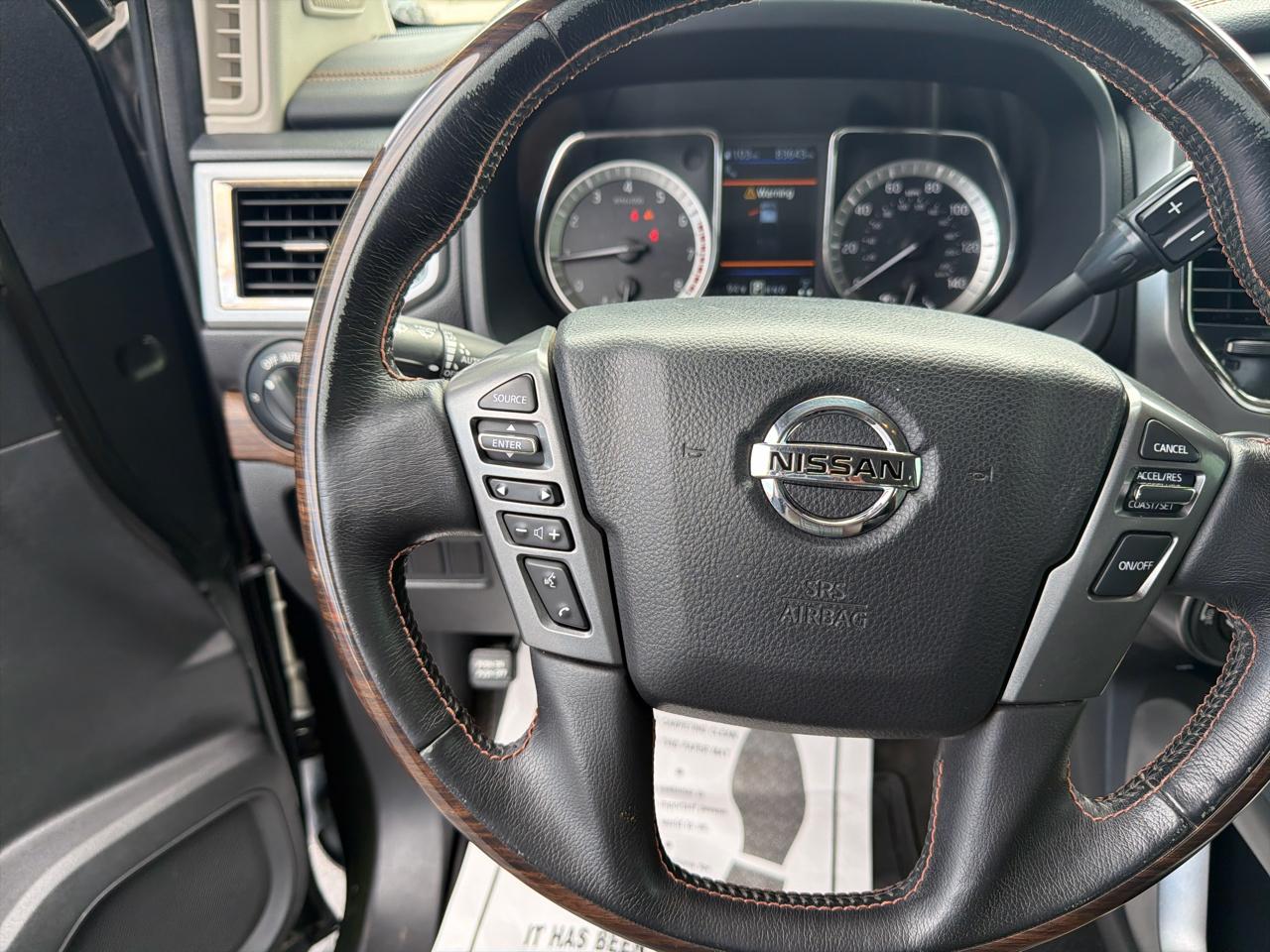 Nissan Titan 4x4 Crew Cab Platinum Reserve 2019