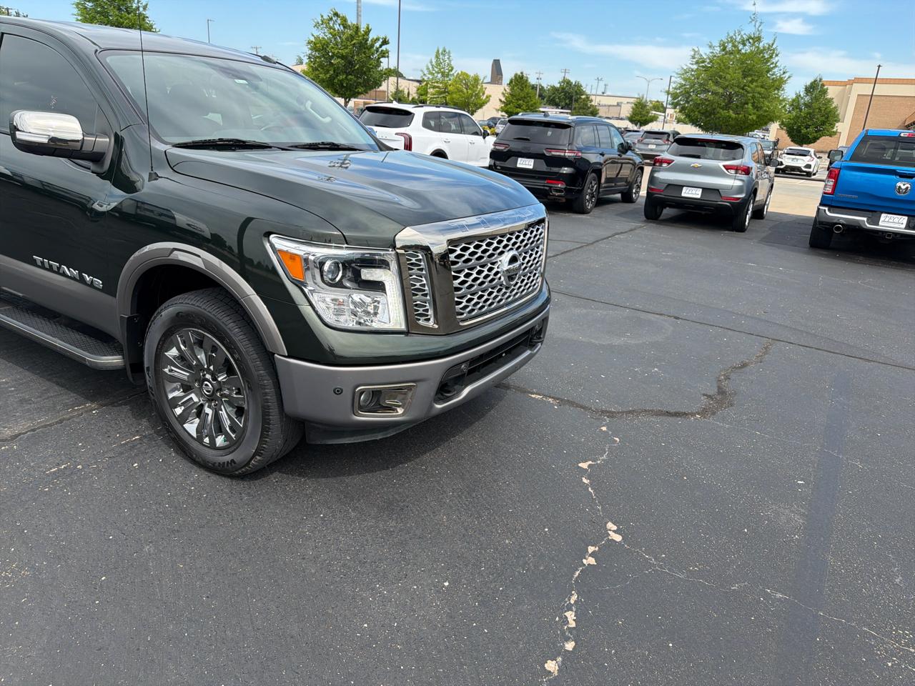 Nissan Titan 4x4 Crew Cab Platinum Reserve 2019