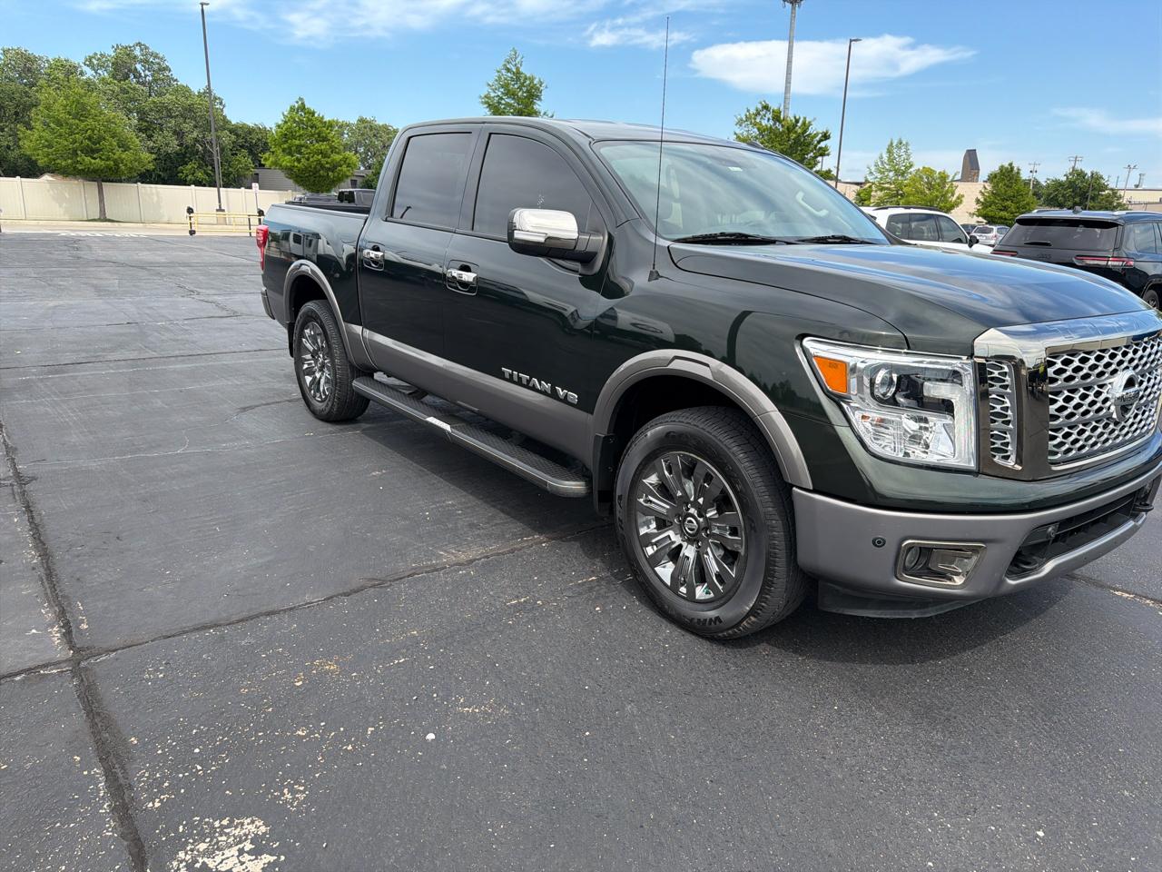Nissan Titan 4x4 Crew Cab Platinum Reserve 2019