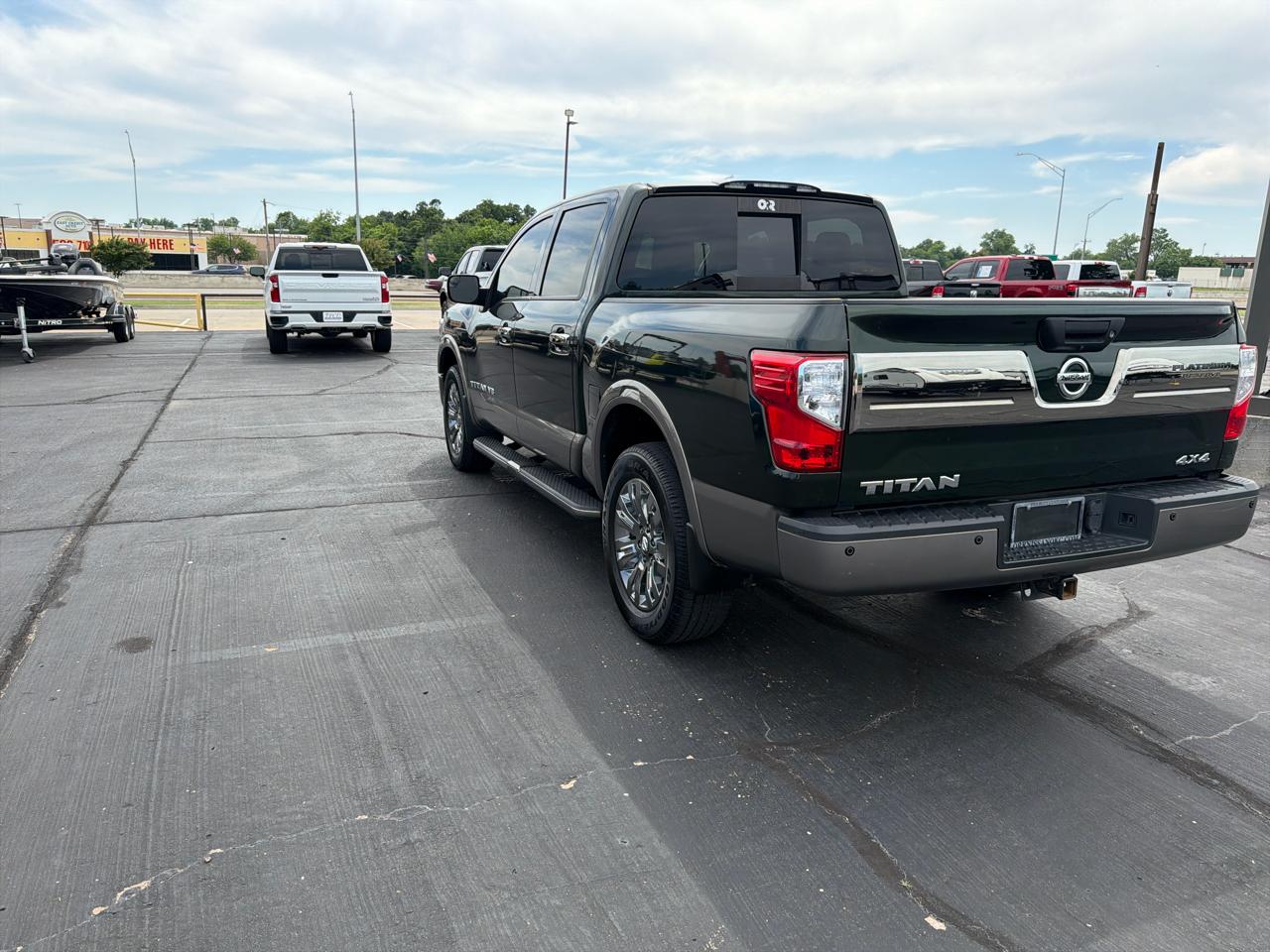 Nissan Titan 4x4 Crew Cab Platinum Reserve 2019