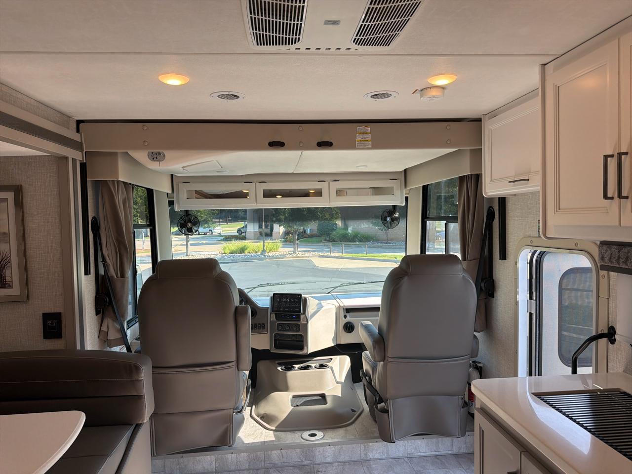 Thor Motor Coach Windsport  2025