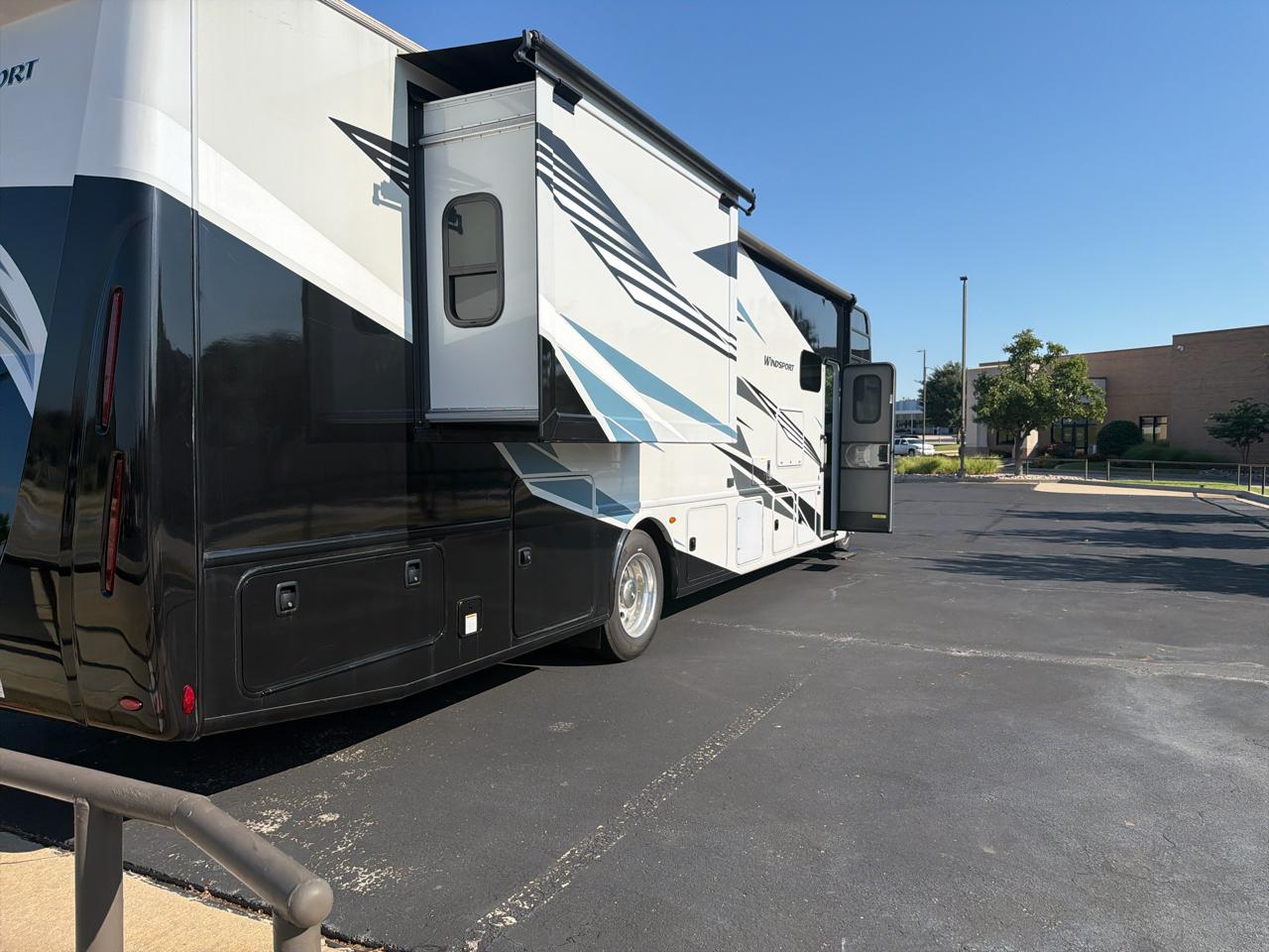 Thor Motor Coach Windsport  2025
