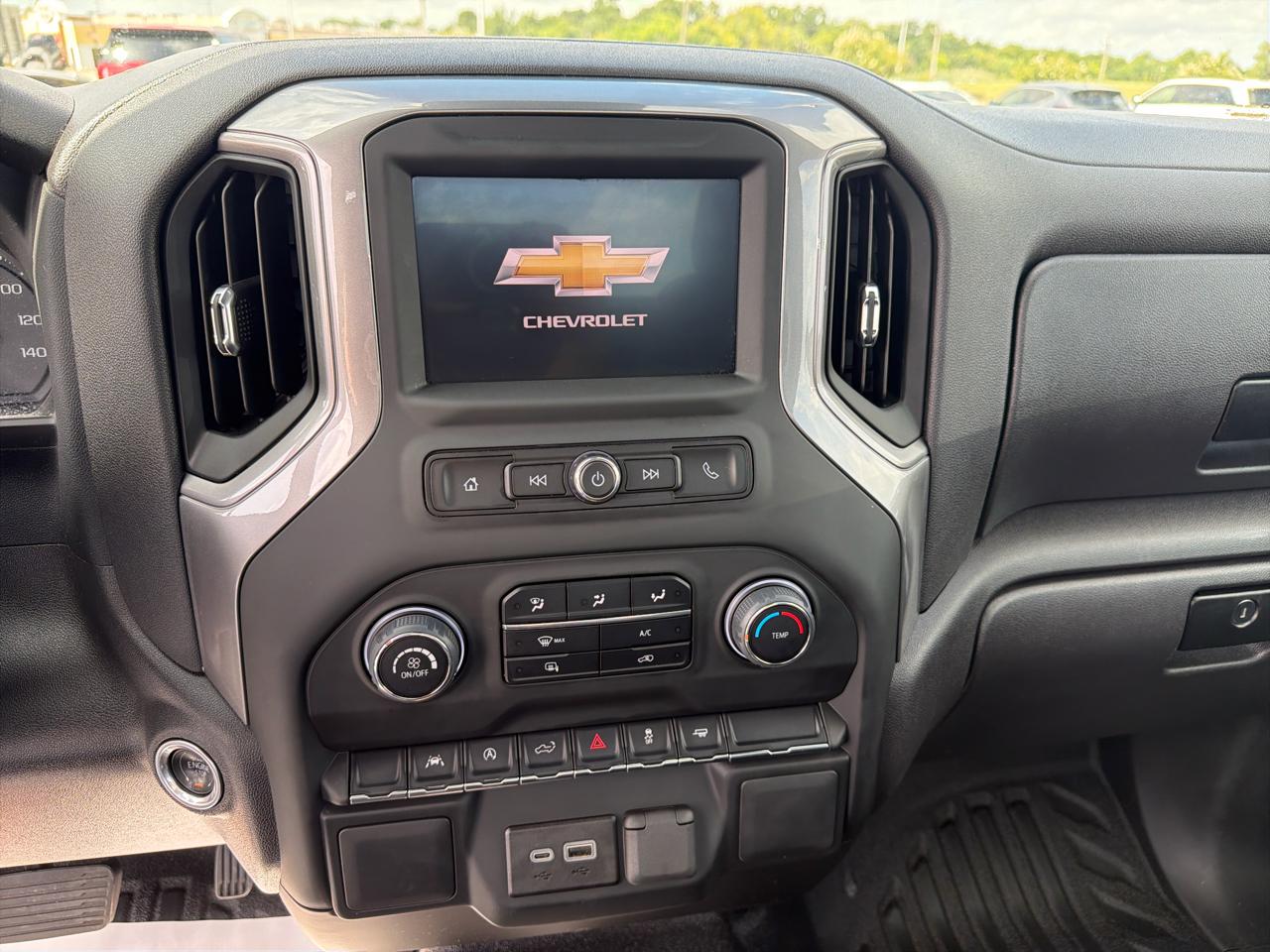 Chevrolet Silverado 1500 2WD Reg Cab 140" Work Truck 2024