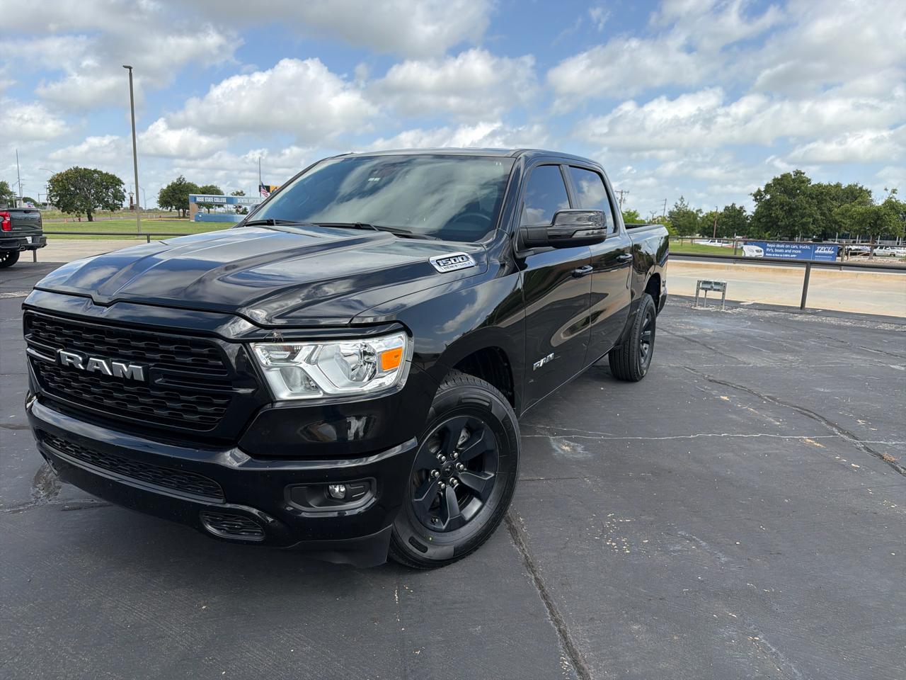 RAM 1500 Big Horn 4x2 Crew Cab 5'7" Box 2024