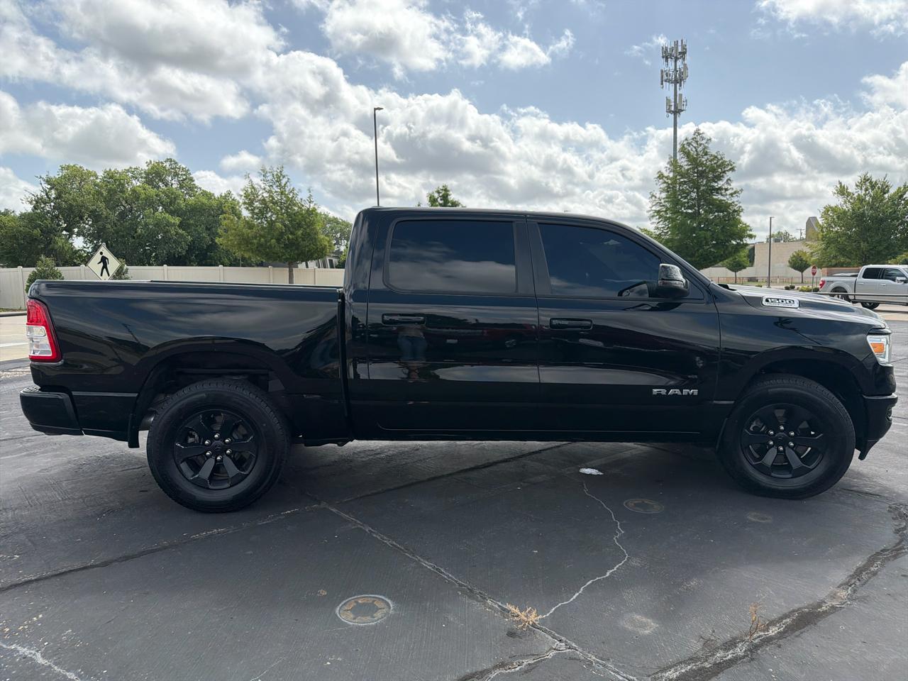 RAM 1500 Big Horn 4x2 Crew Cab 5'7" Box 2024