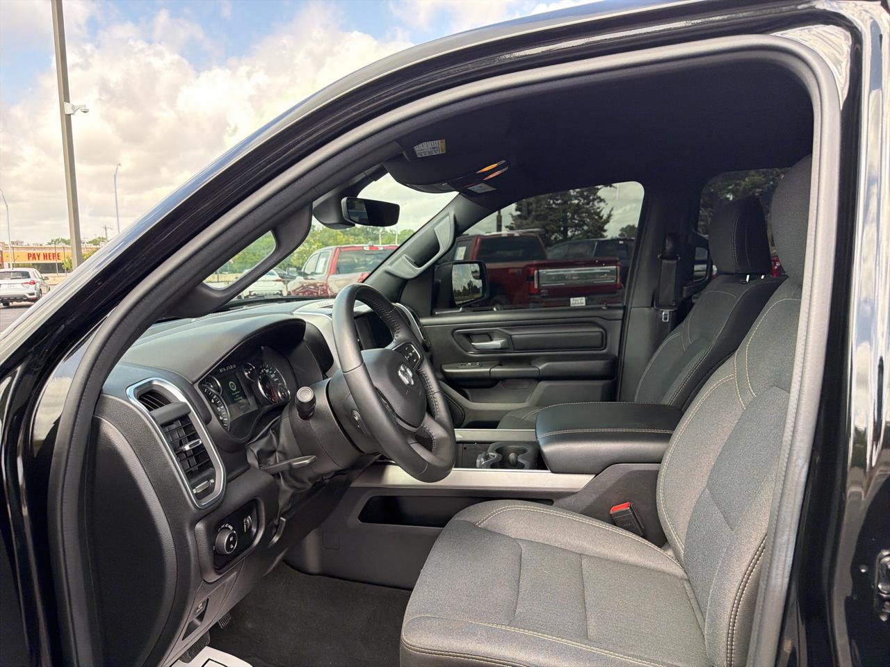 RAM 1500 Big Horn 4x2 Crew Cab 5'7" Box 2024
