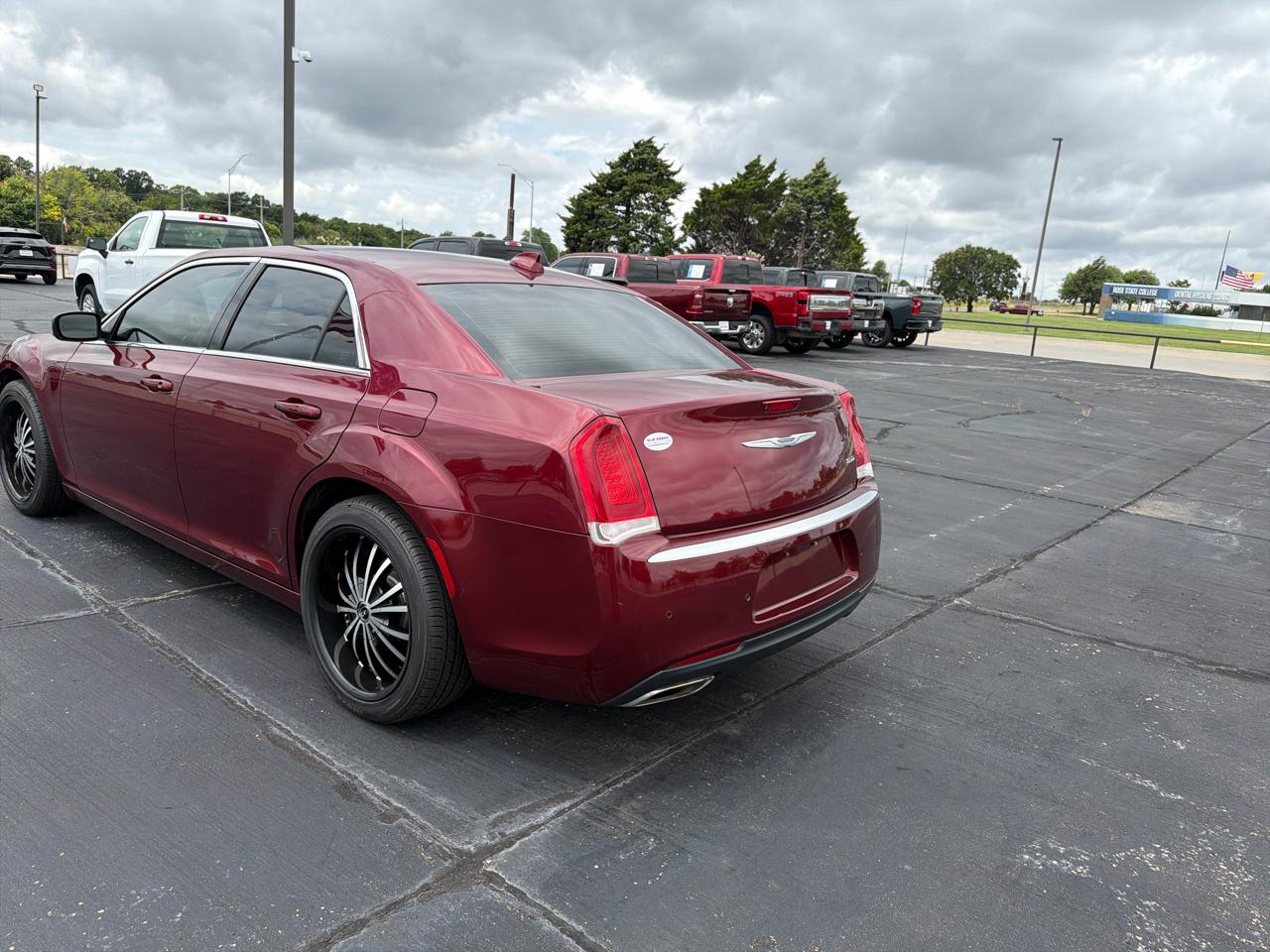 Chrysler 300 Touring L RWD 2021