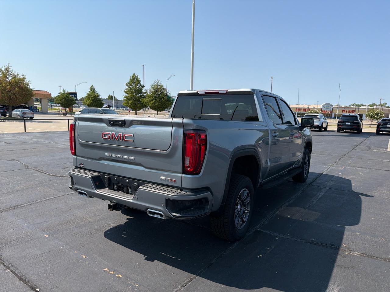 GMC Sierra 1500 4WD Crew Cab 147" AT4 2024