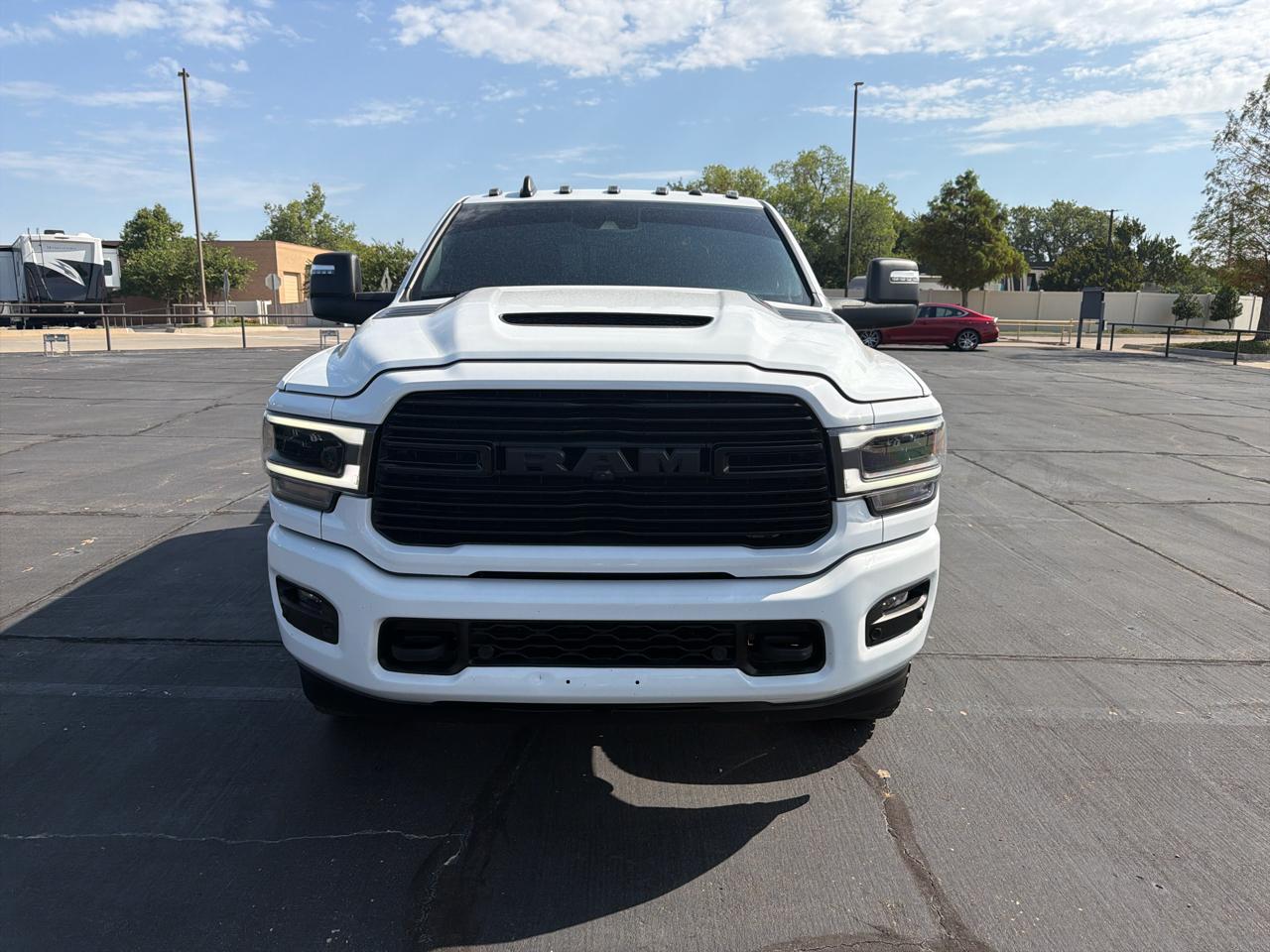 RAM 3500 Laramie 4x4 Mega Cab 6'4" Box 2024