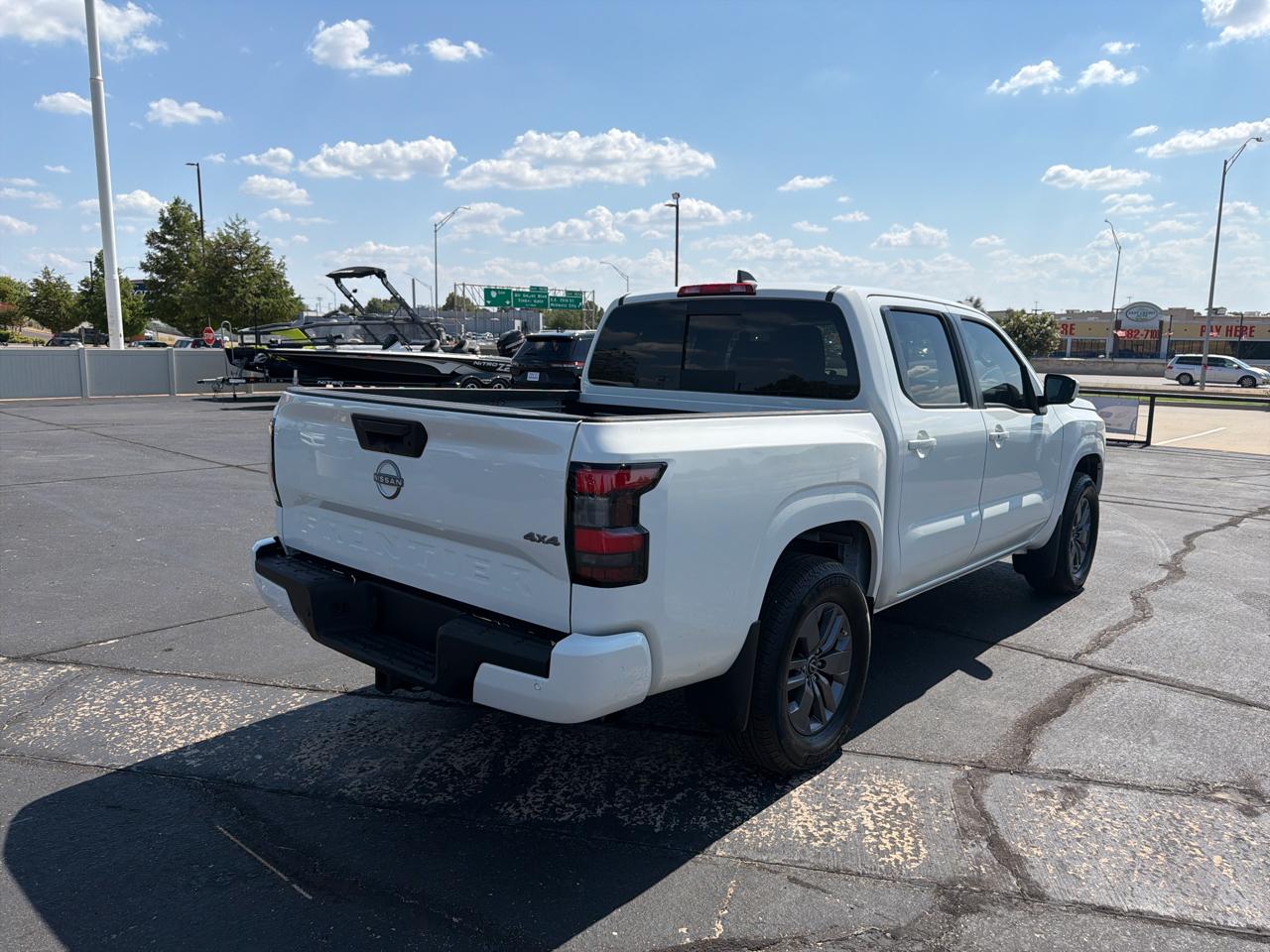 Nissan Frontier Crew Cab 4x4 SV 2026