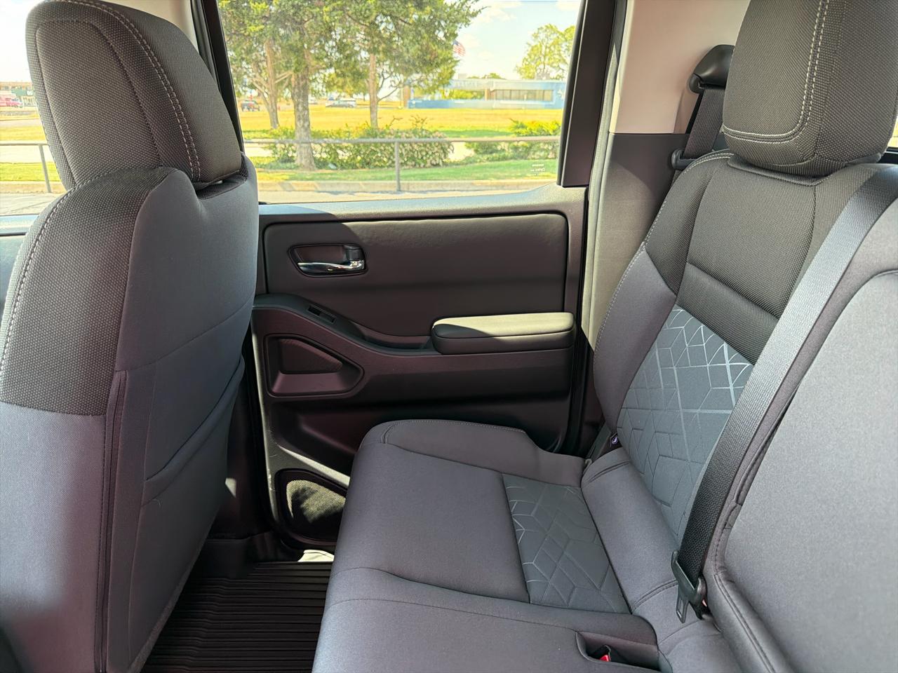 Nissan Frontier Crew Cab 4x4 SV 2026