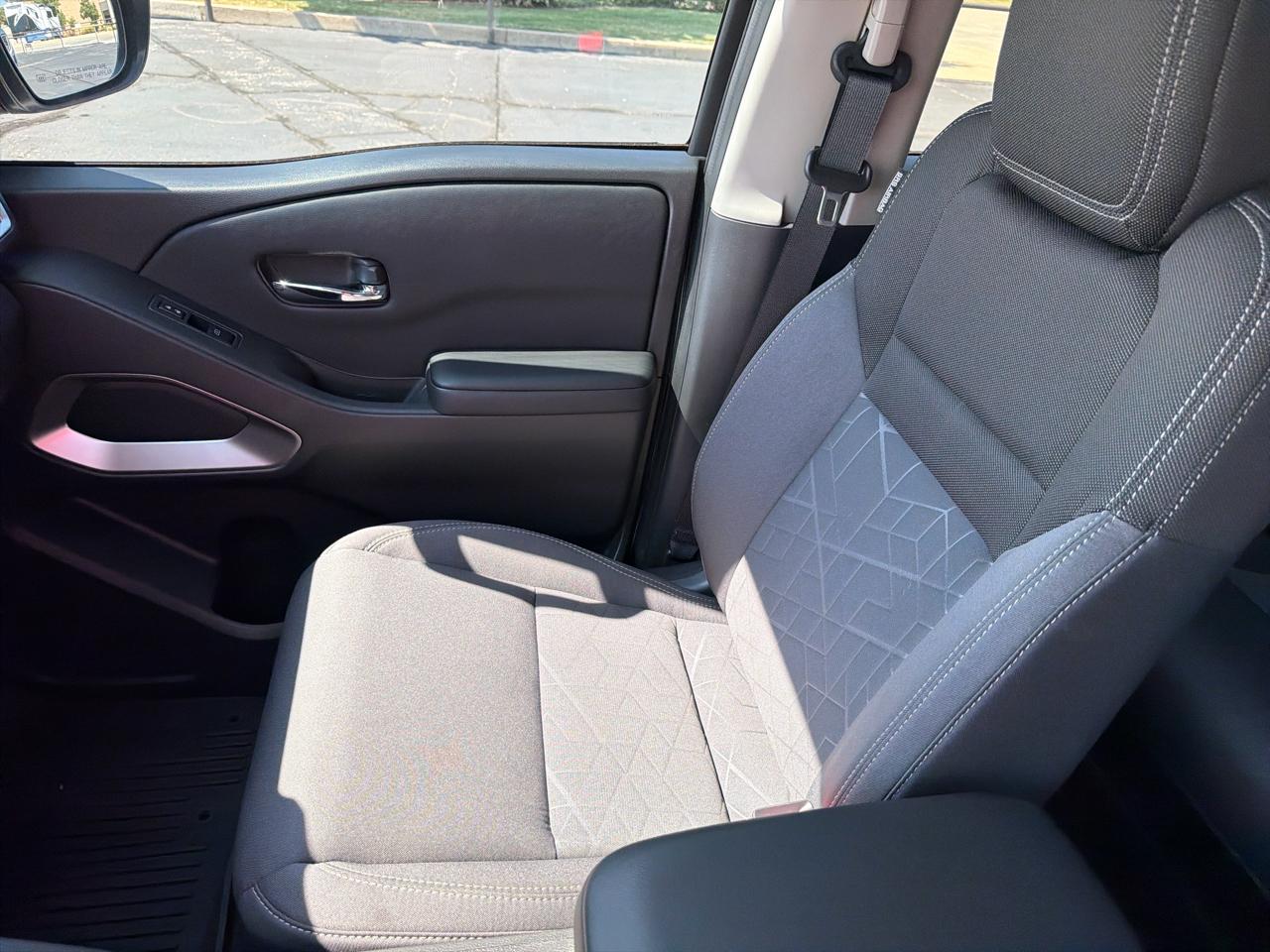 Nissan Frontier Crew Cab 4x4 SV 2026