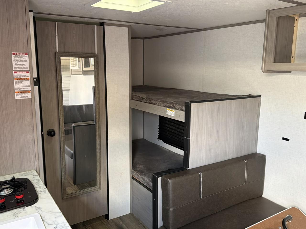 Coleman 17 B  2023