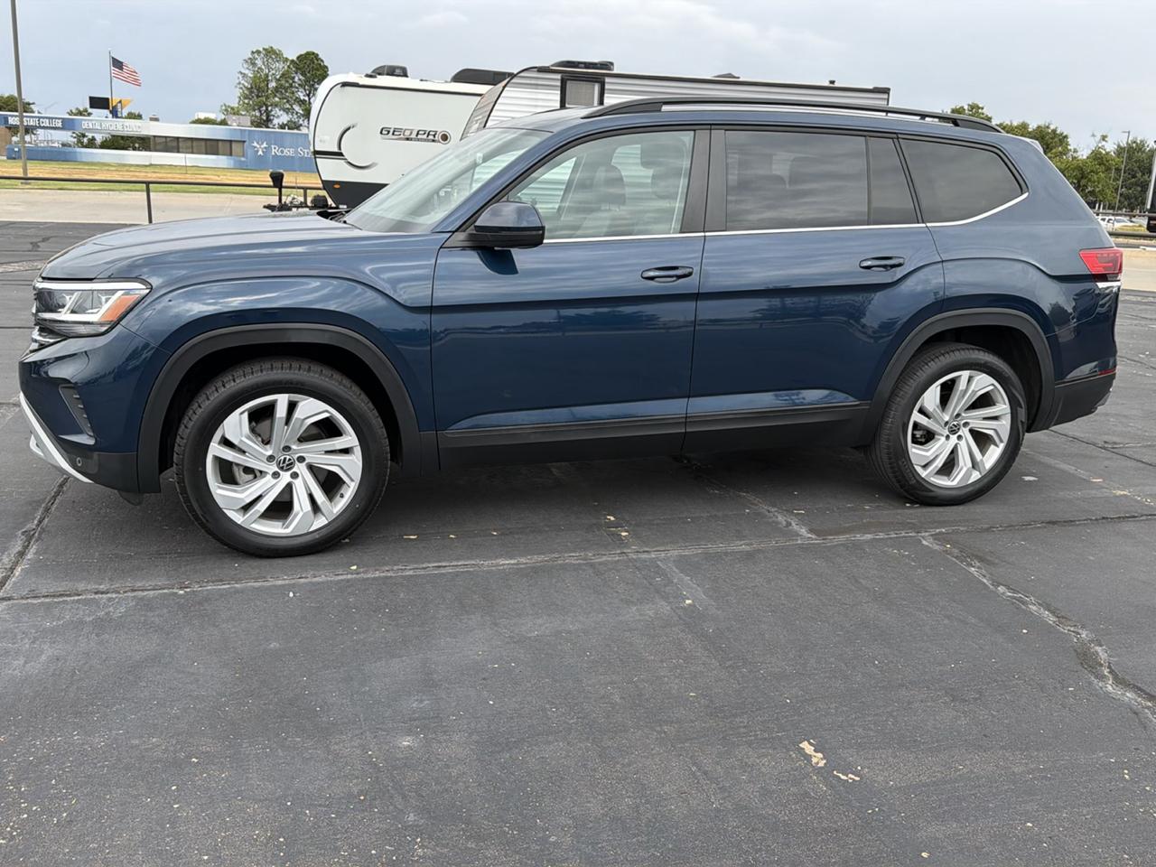 Volkswagen Atlas 3.6L V6 SE w/Technology FWD 2022