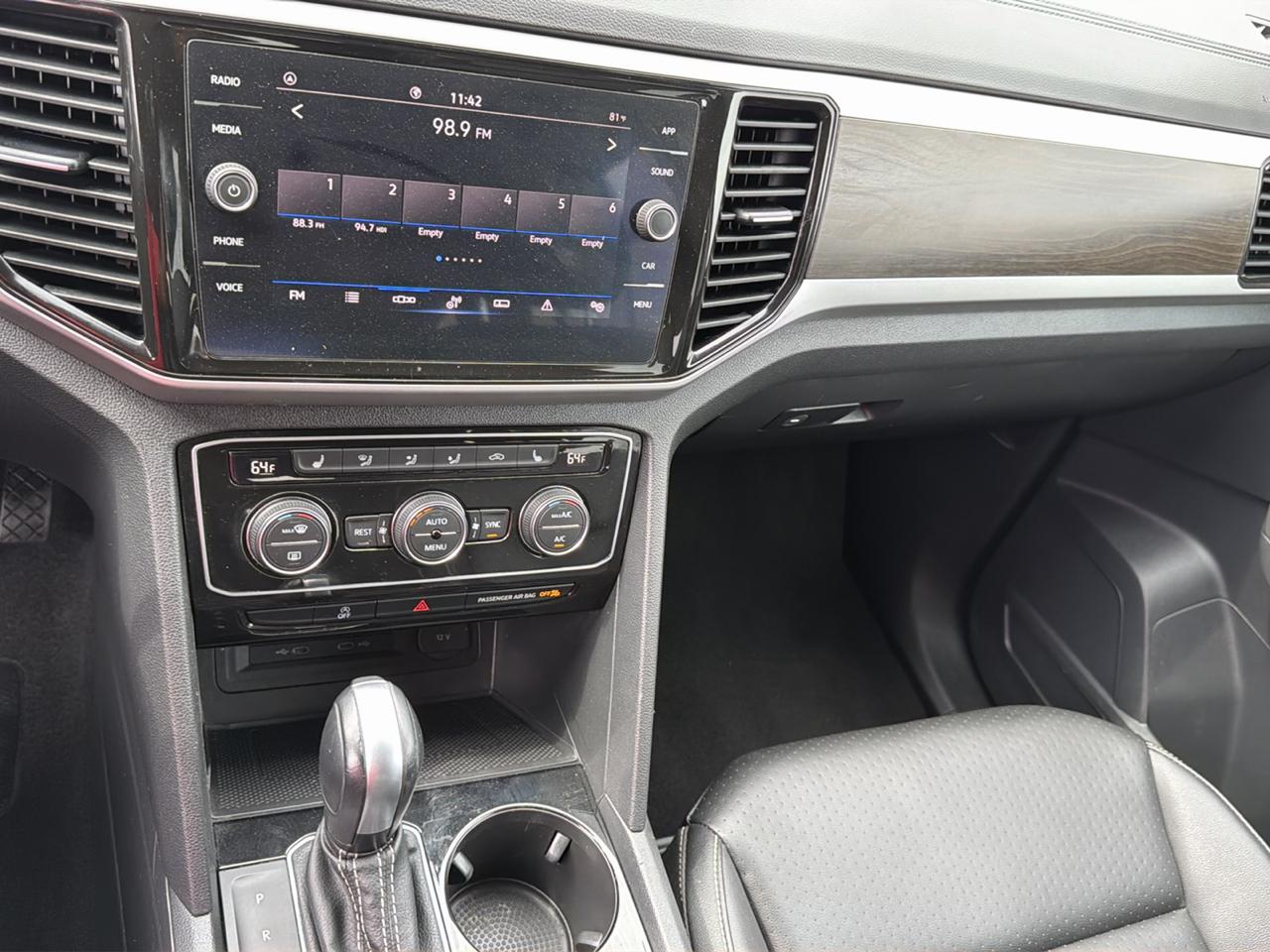 Volkswagen Atlas 3.6L V6 SE w/Technology FWD 2022