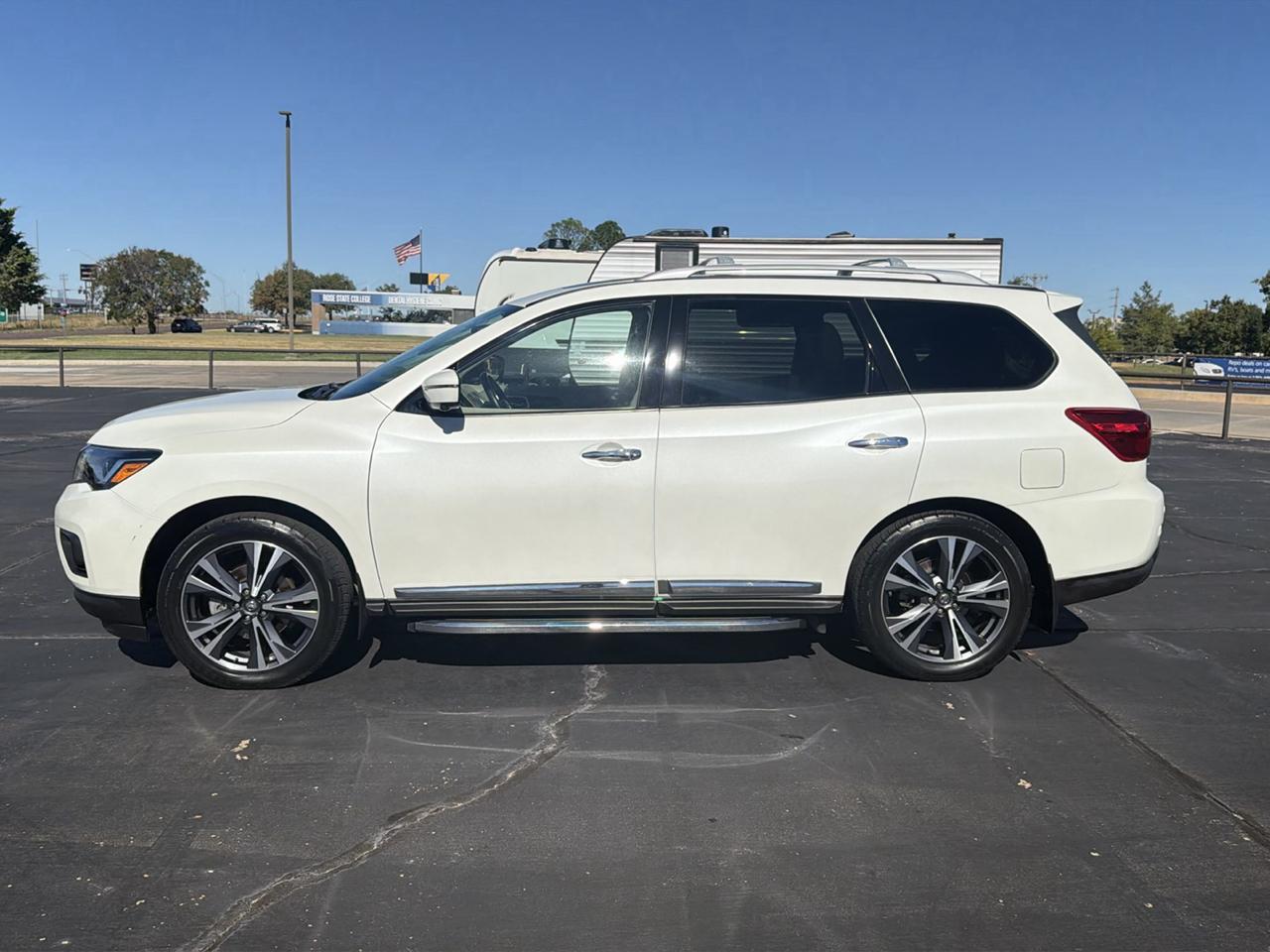 Nissan Pathfinder 4x4 Platinum 2020
