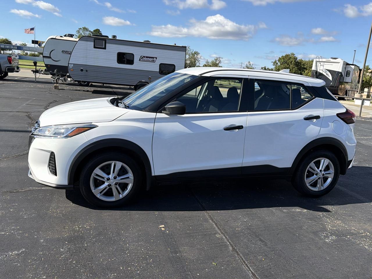 2025 Nissan Kicks Play S FWD