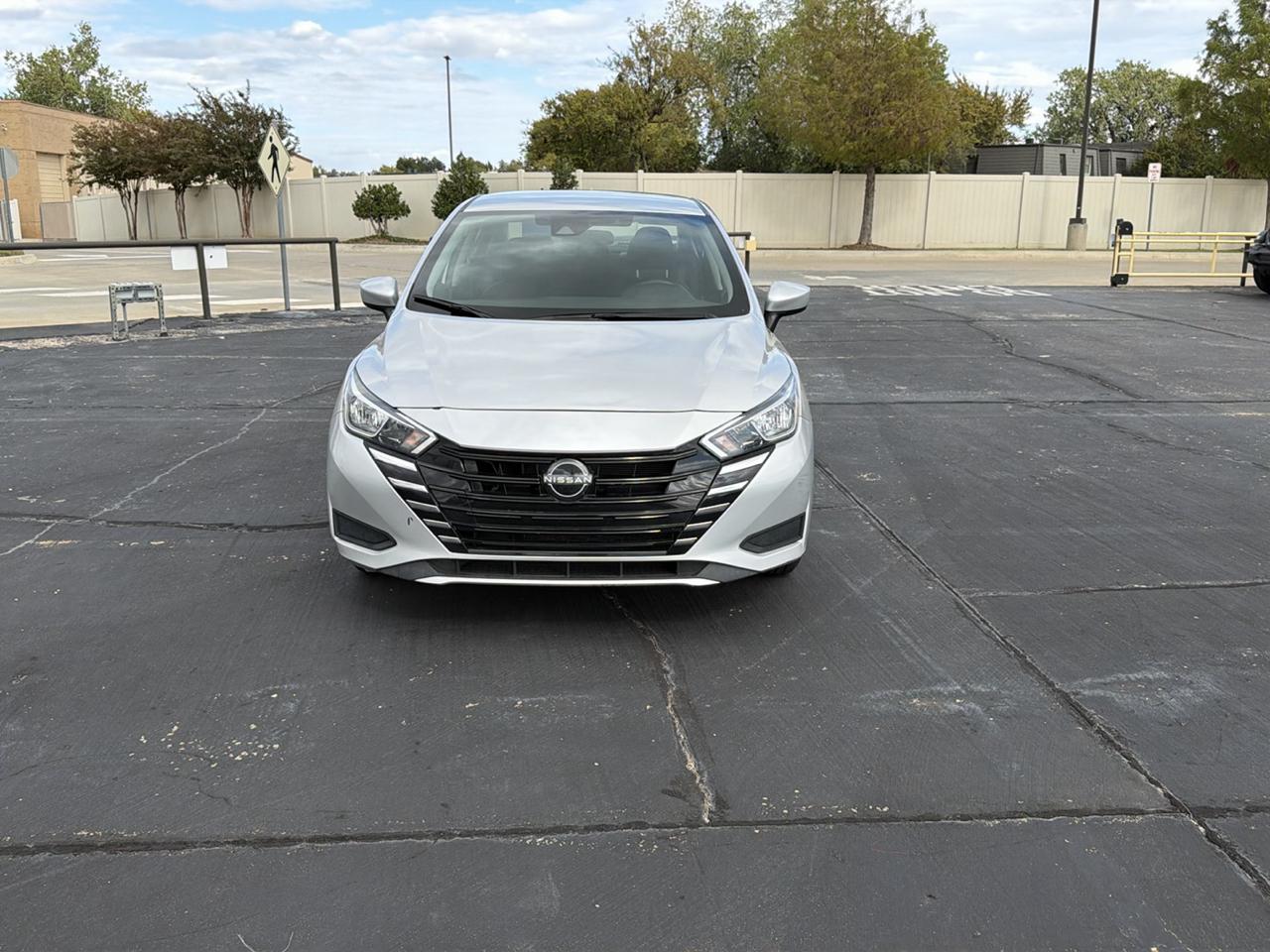 Nissan Versa SV CVT 2023