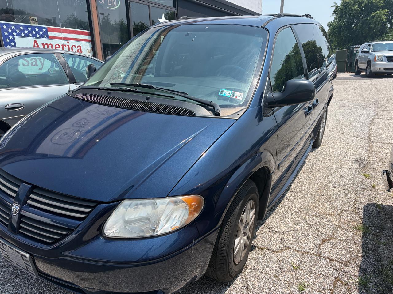2005 Dodge Grand Caravan SE